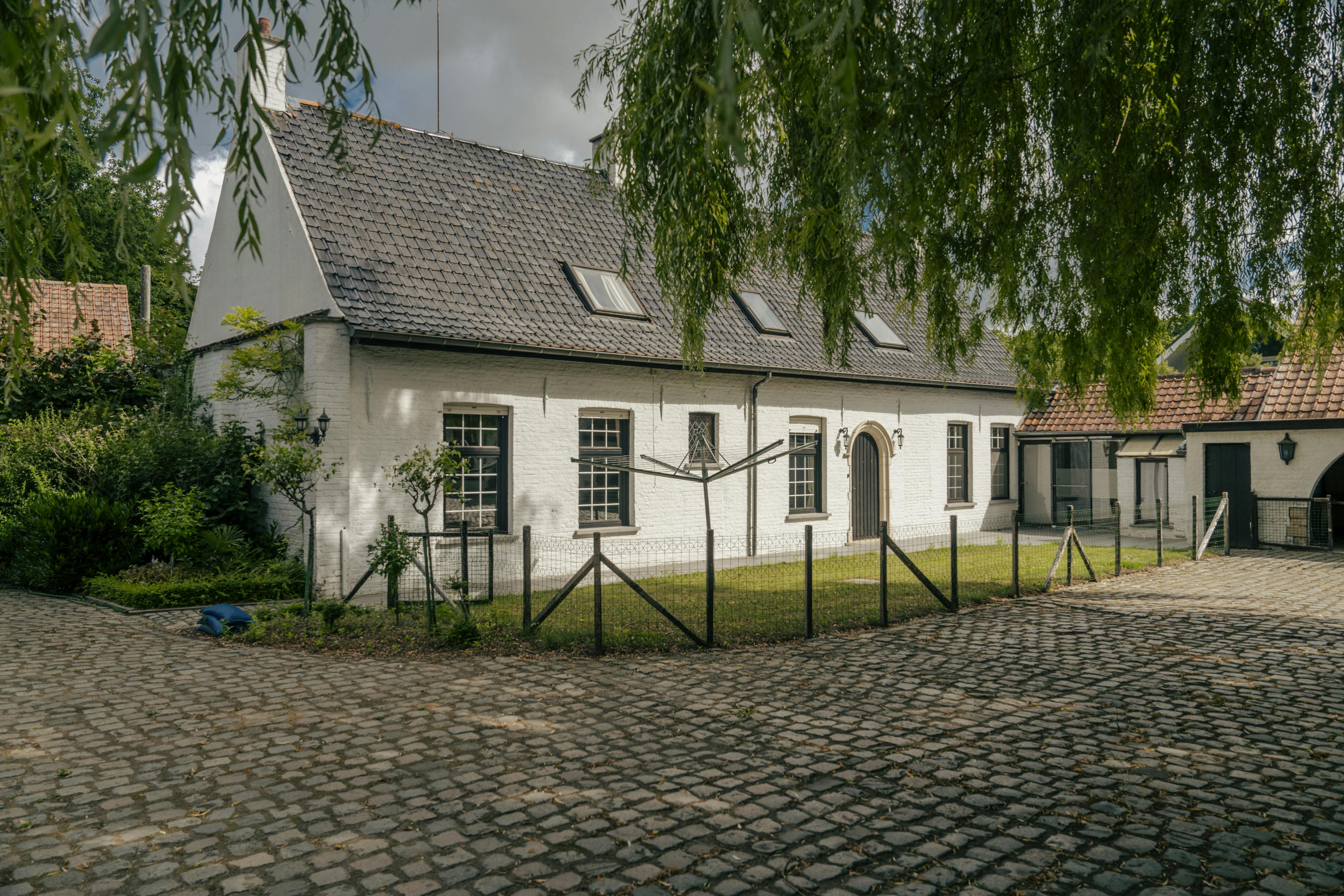 Unieke villa met vijver te koop aan de rand van Roeselare foto 37
