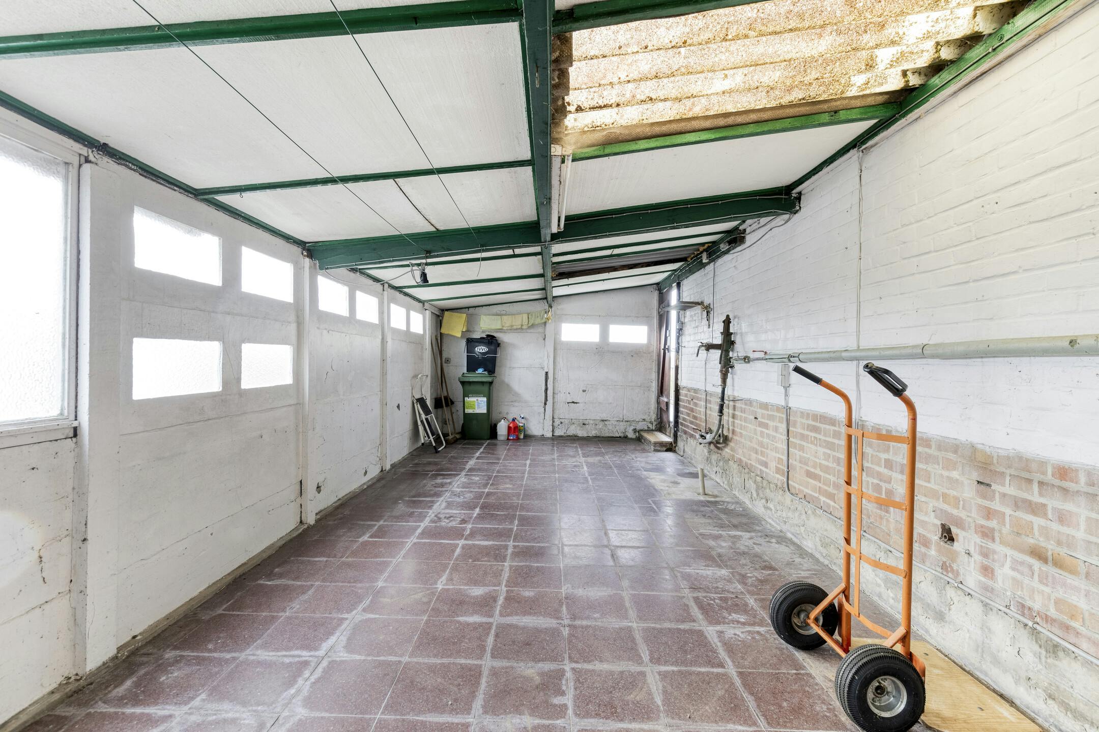 Woning met 3 slaapkamers, garage en tuin te koop. foto 25
