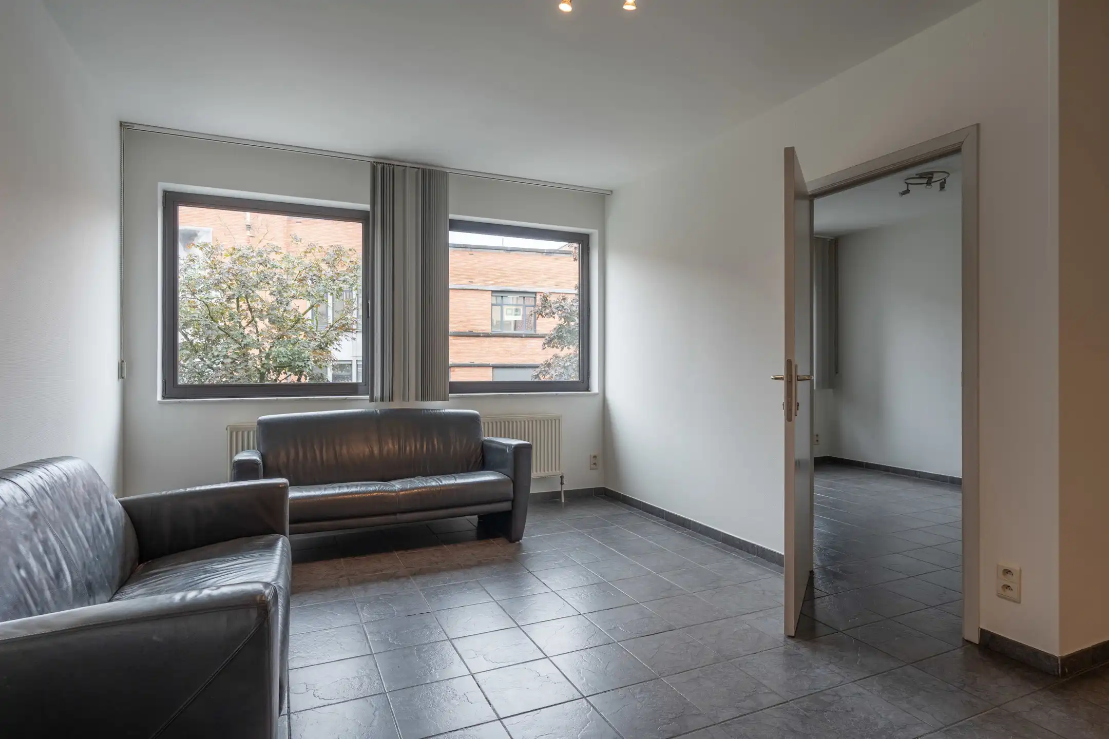 Ruim 3-slaapkamer appartement met terras te Turnhout. foto 10