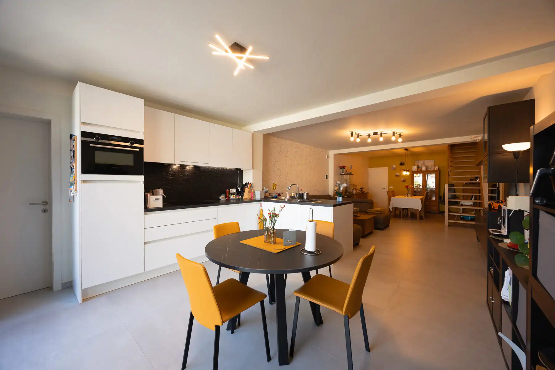 Zeer energiezuinige, gezellige woning op toplocatie foto 3