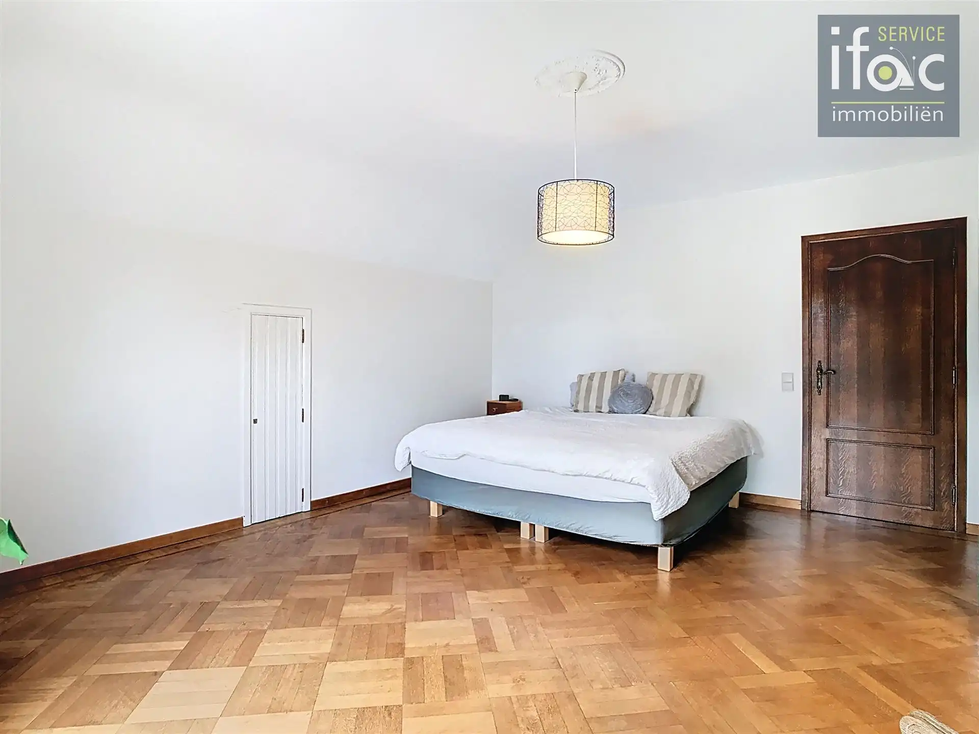 Villa met 4 slaapkamers en tuin foto 22