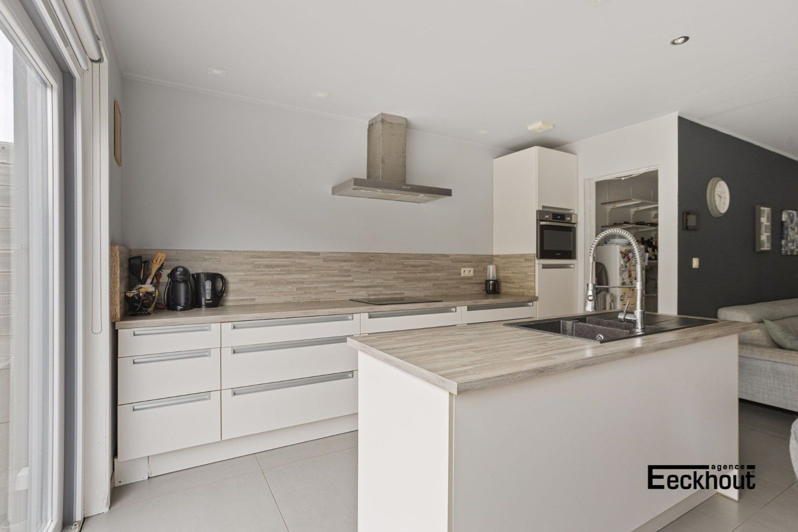 Instapklare, recente rijwoning met tuin & garage! foto 5