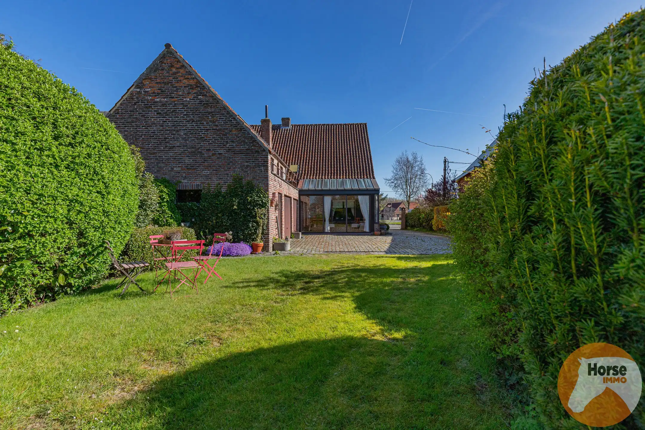 ERONDEGEM - Verzorgde 4-gevelwoning met achterliggende weide foto 7