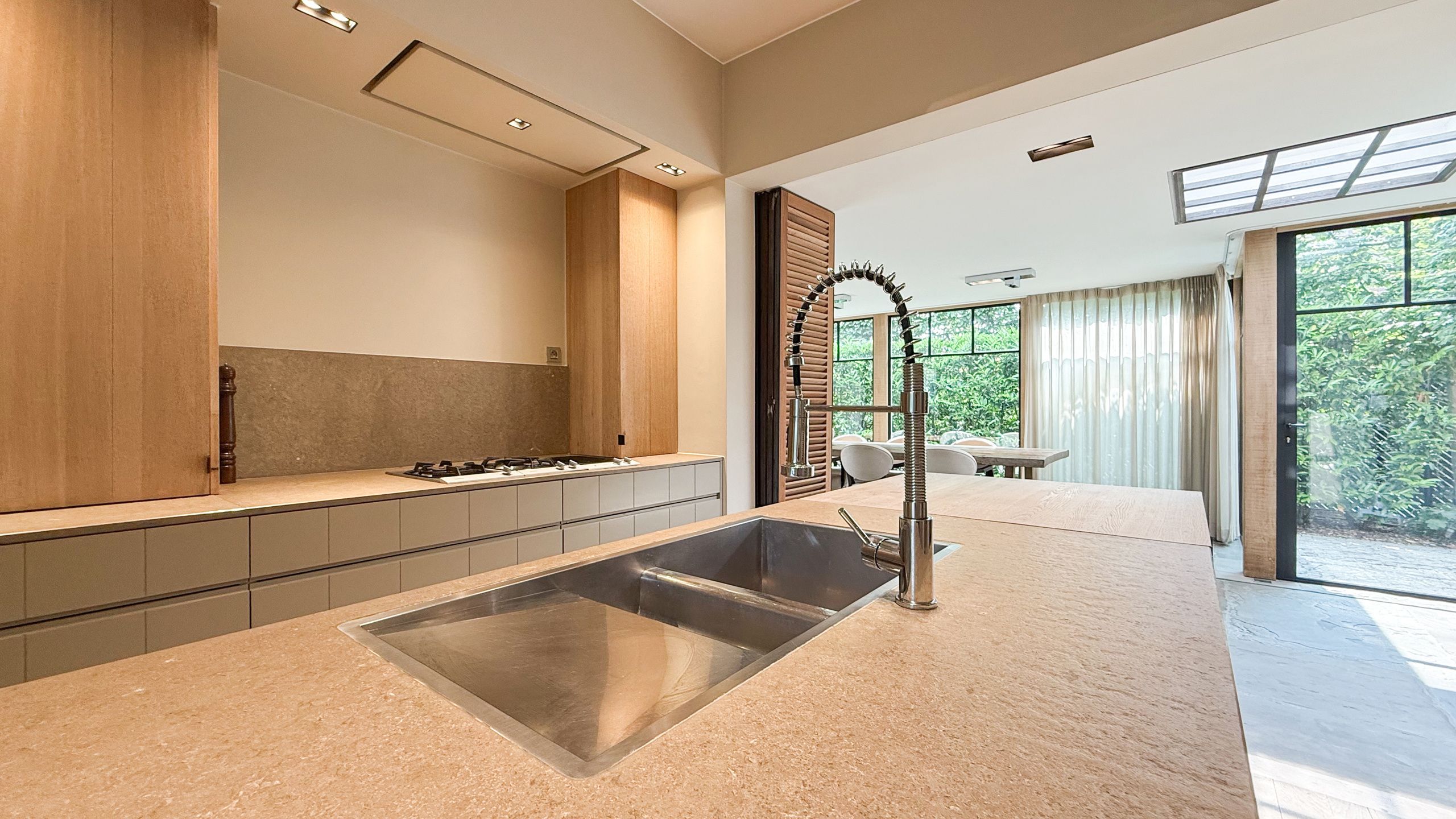 Exclusieve villa met zwembad op riant perceel in Koersel! foto 21