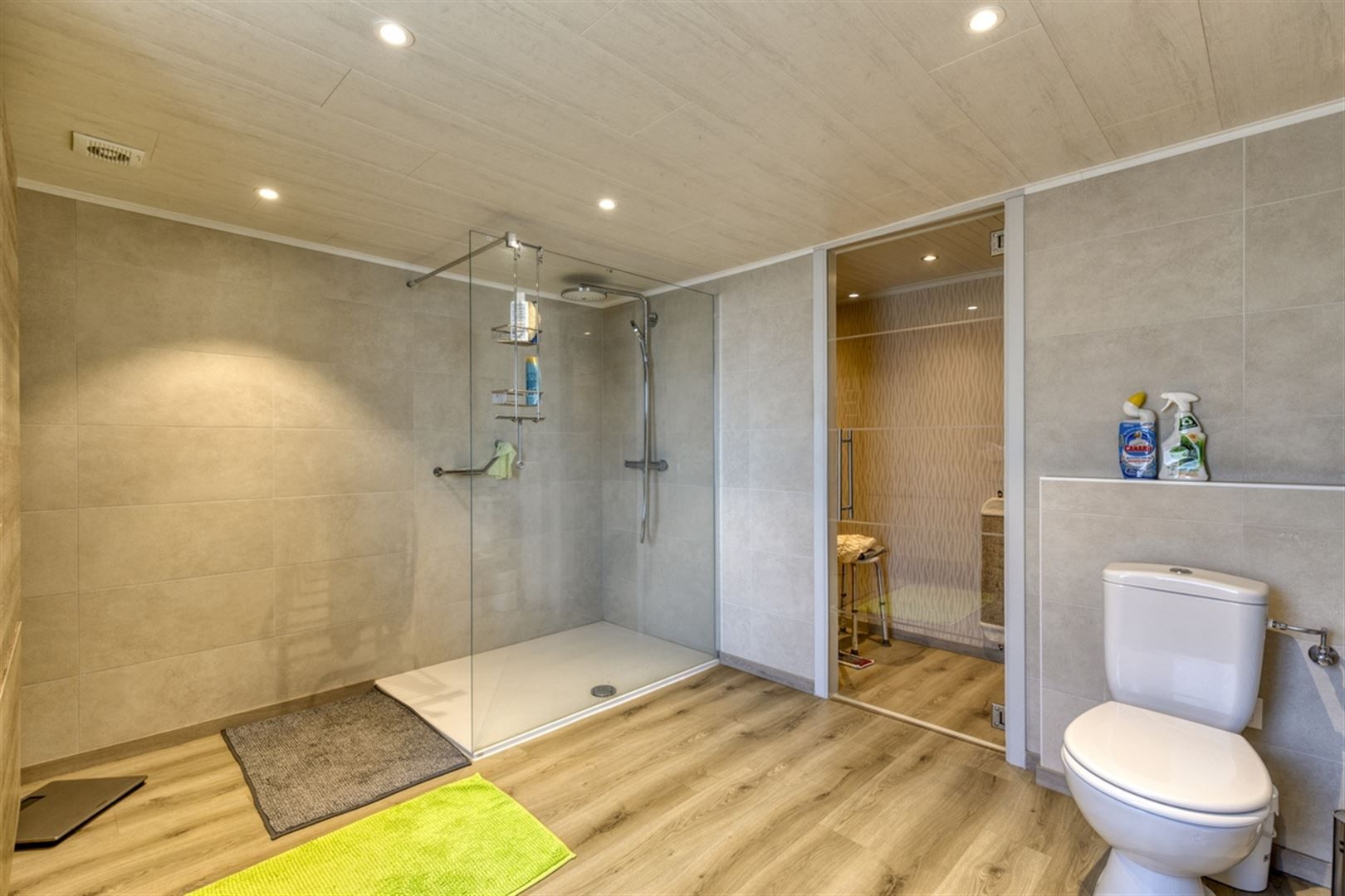 Rustig gelegen woning met garage foto 18