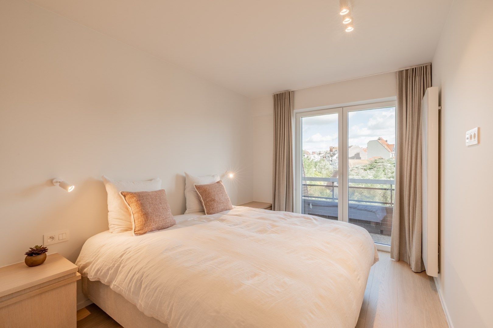 Luxueus gerenoveerde penthouse met groot zonneterras op wandelafstand van het Albertplein foto 12
