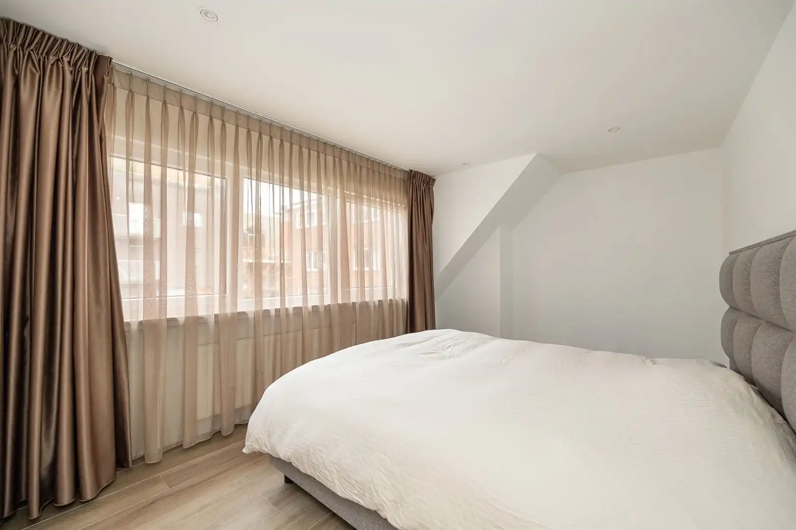 Ruime gezinswoning met tuin en garage met zicht op het park van Brasschaat foto 10