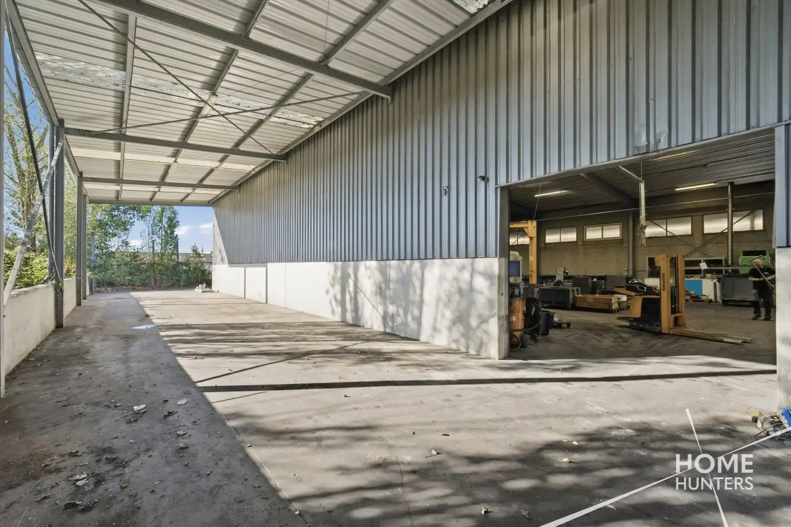 UITZONDERLIJK BEDRIJFSGEBOUW MET 2.268 M² LOODSRUIMTE EN 528 M² KANTOREN IN IEPER foto 41