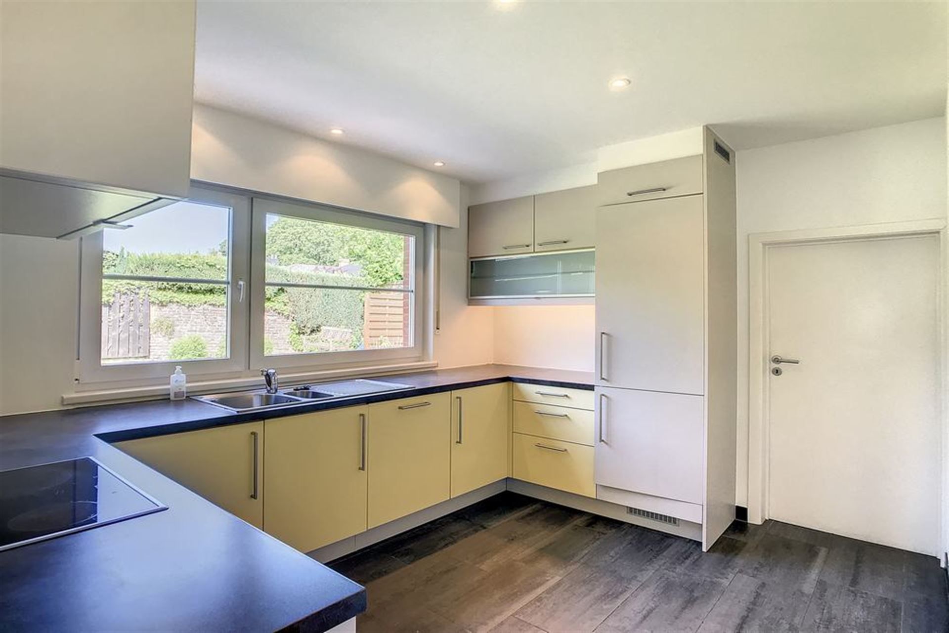 Villa 4 slaapkamers - rustige ligging - prachtige tuin! foto 8