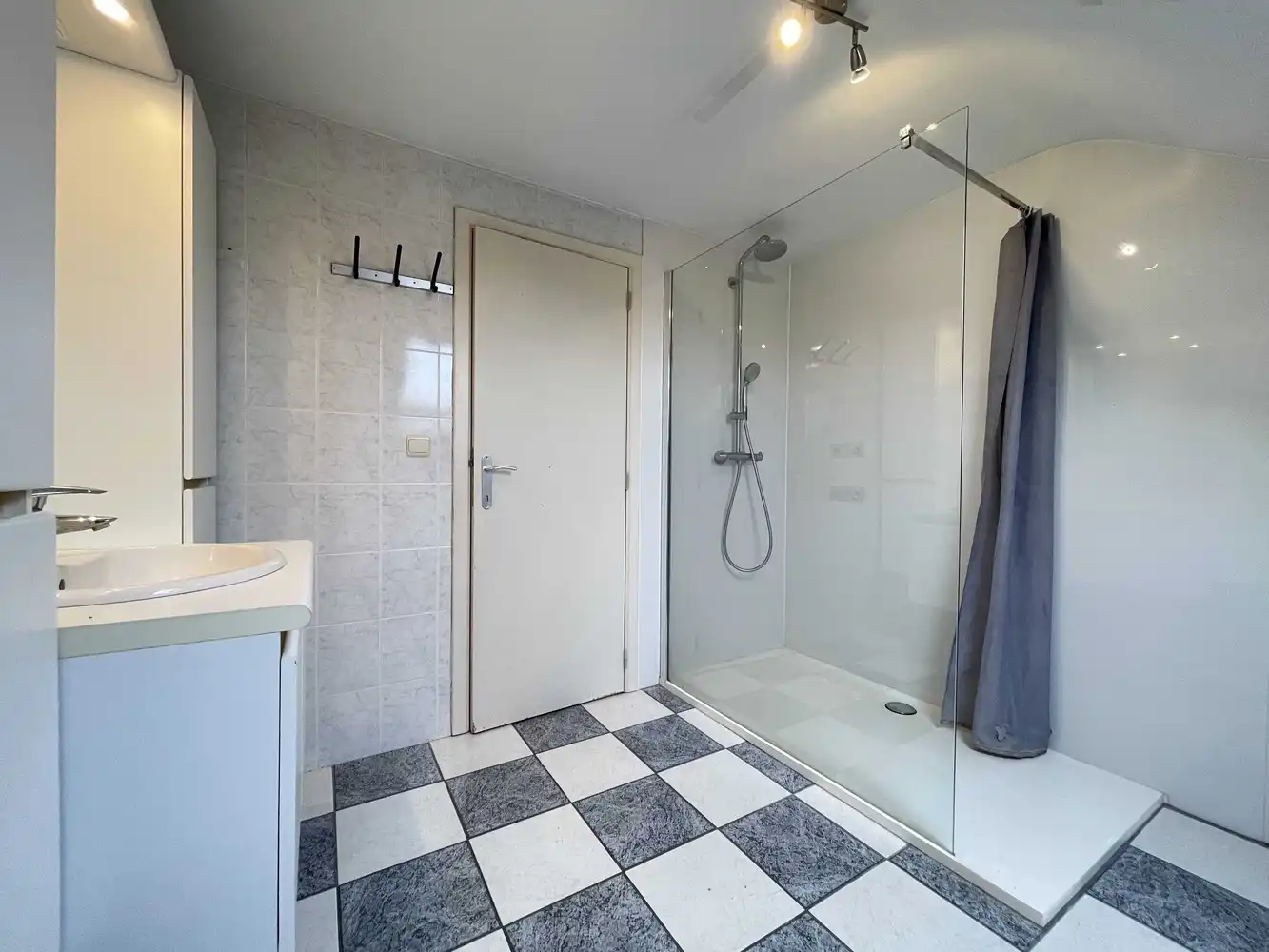 Ruime gezinswoning in het landelijke Gingelom foto 16