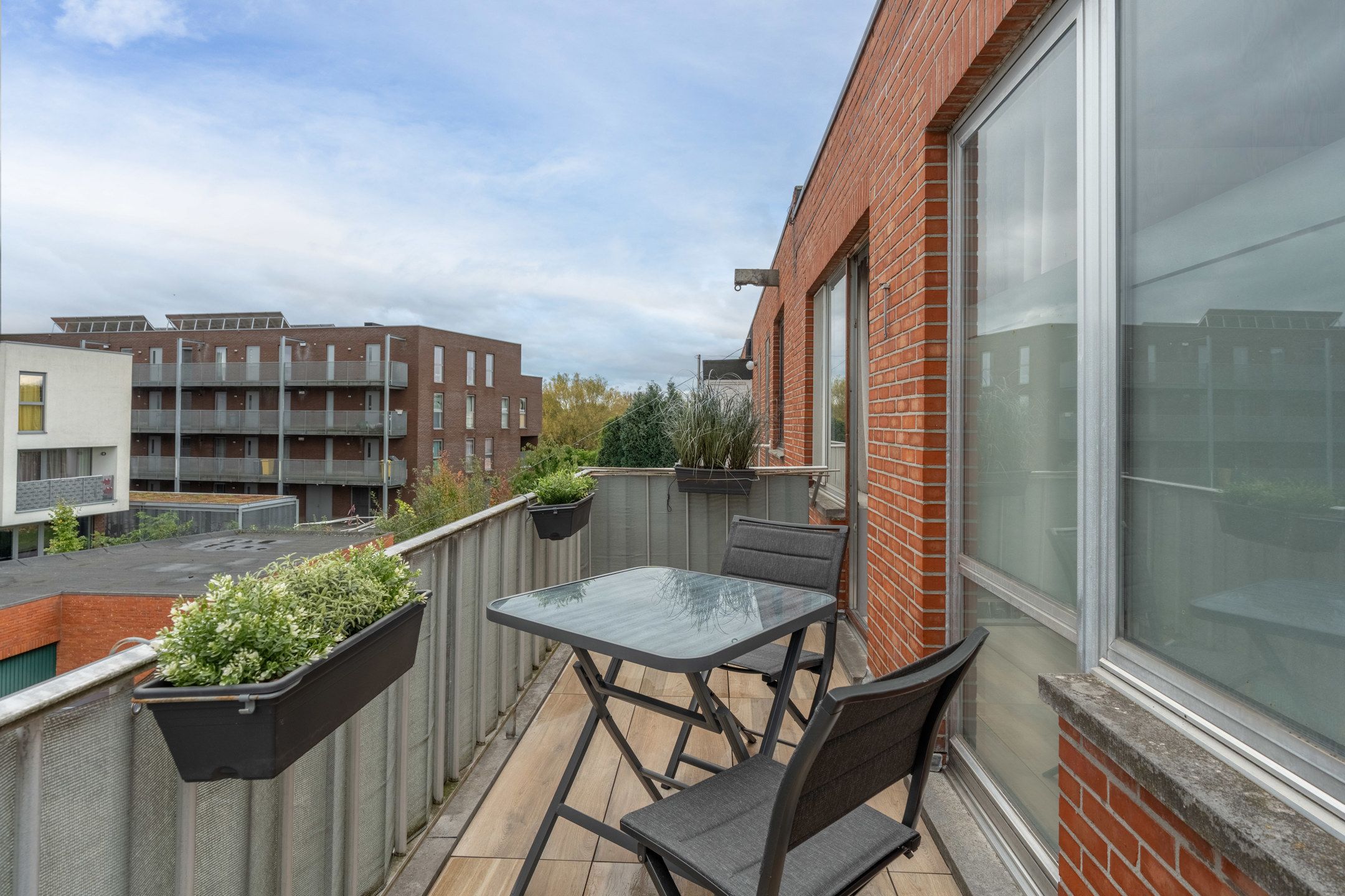 Instapklaar 2slpk appartement met garagebox en terras te Turnhout foto 12