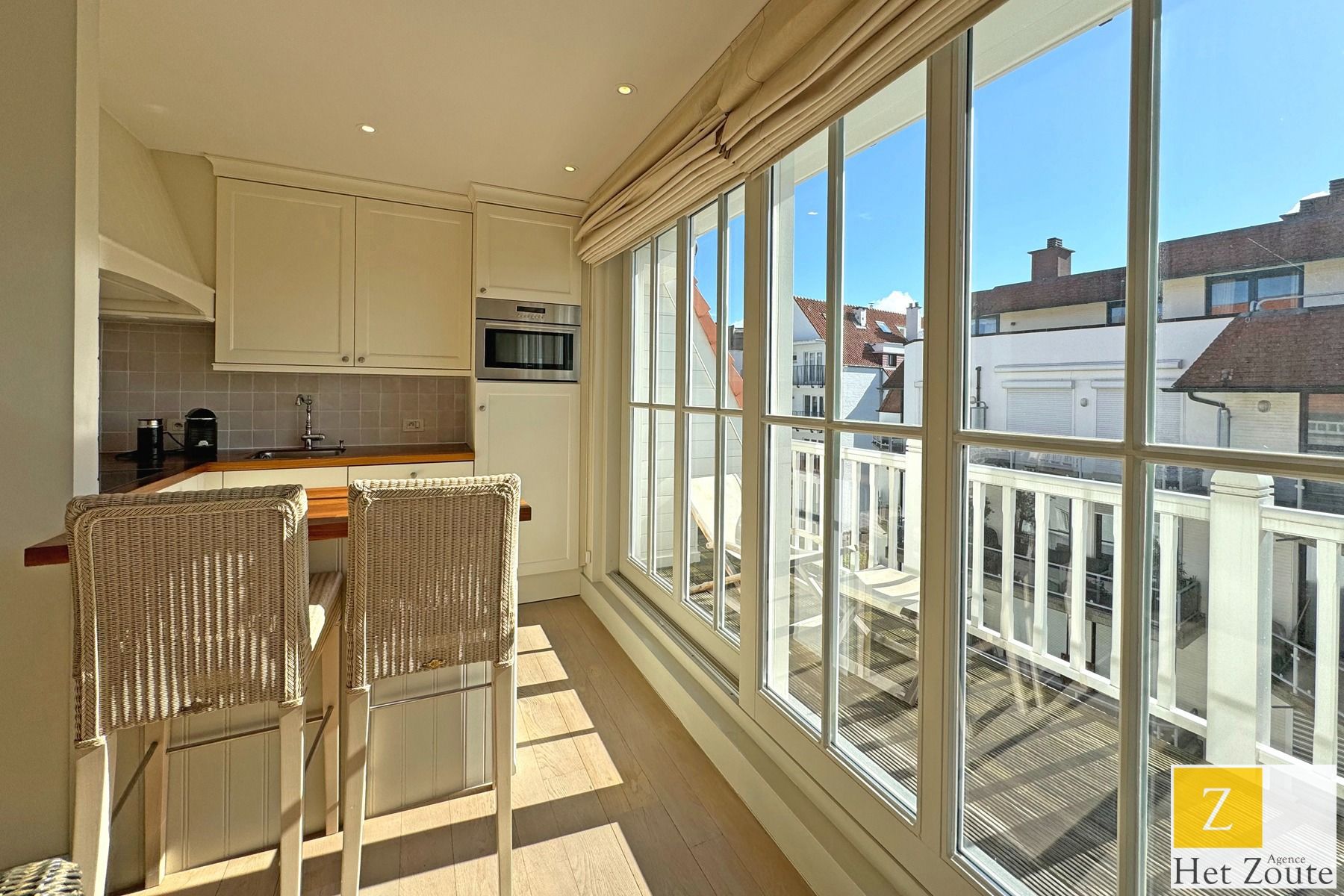 Lichtrijk gemeubeld duplexappartement in Het Zoute - Knokke foto 9