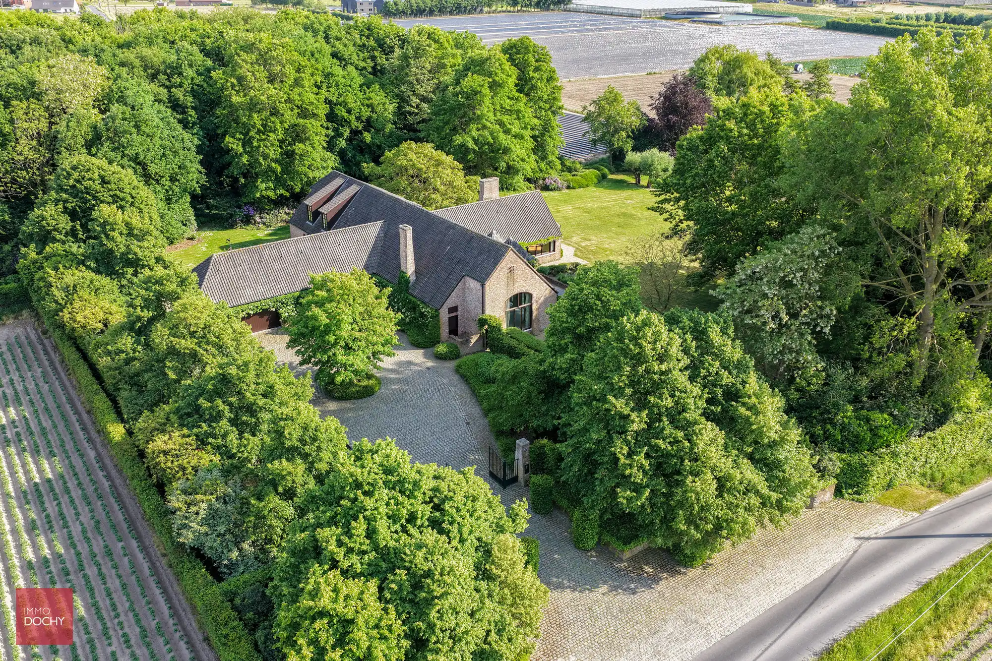 Ruim landhuis in prachtig domein van ca. 2ha foto 6