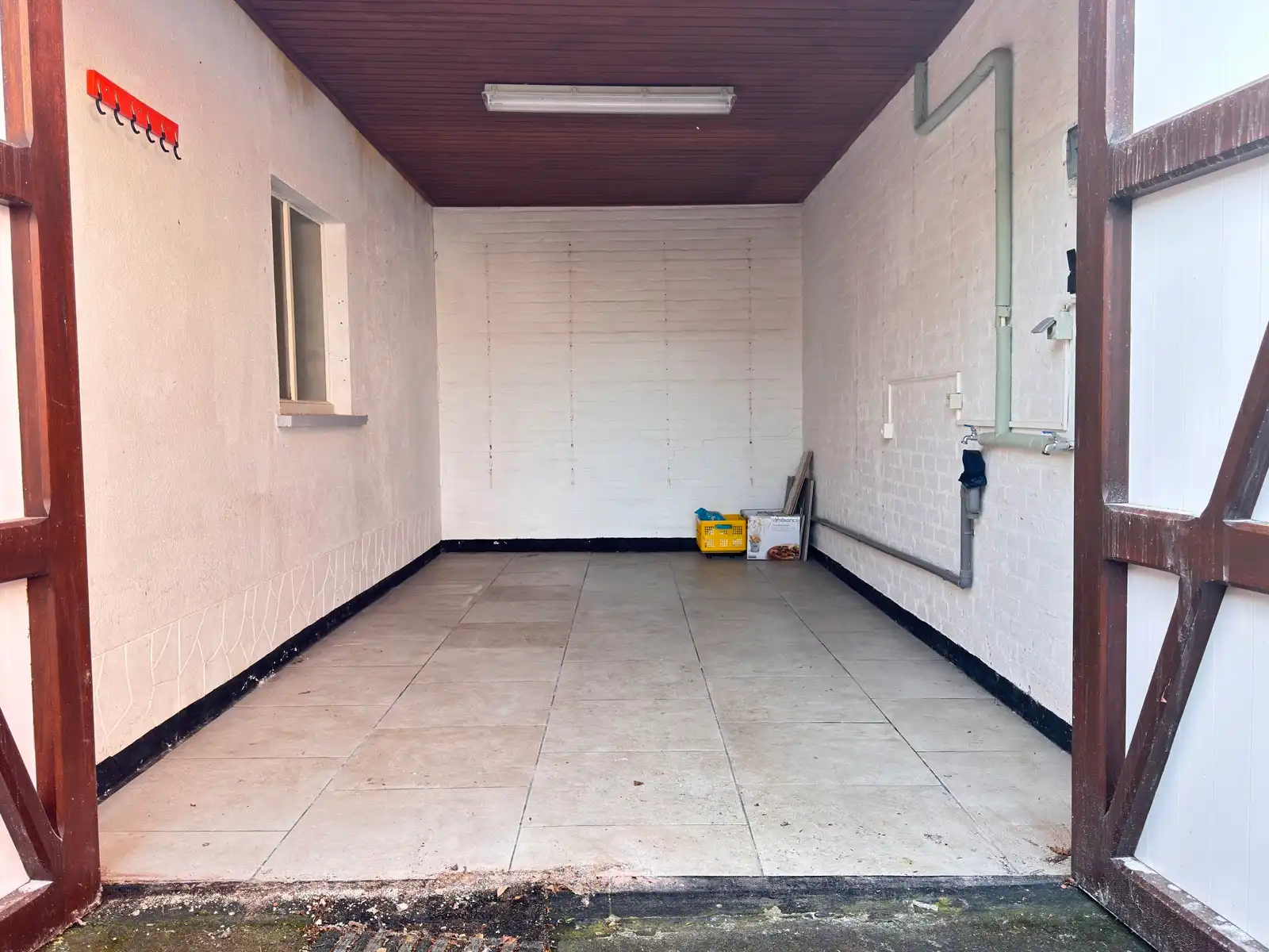 Ruime garage te Bredene. foto 4