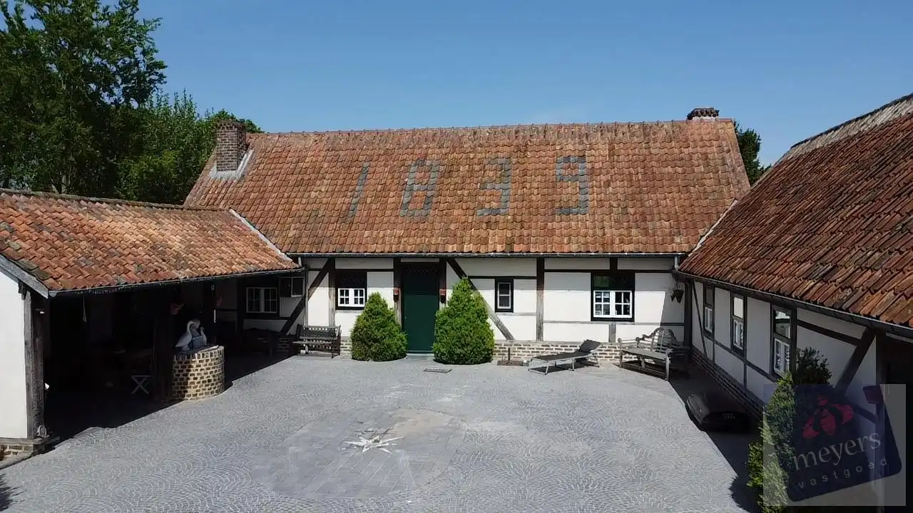 Exclusieve woning met zwembad en 1,2 ha privéterrein in Alken foto 2