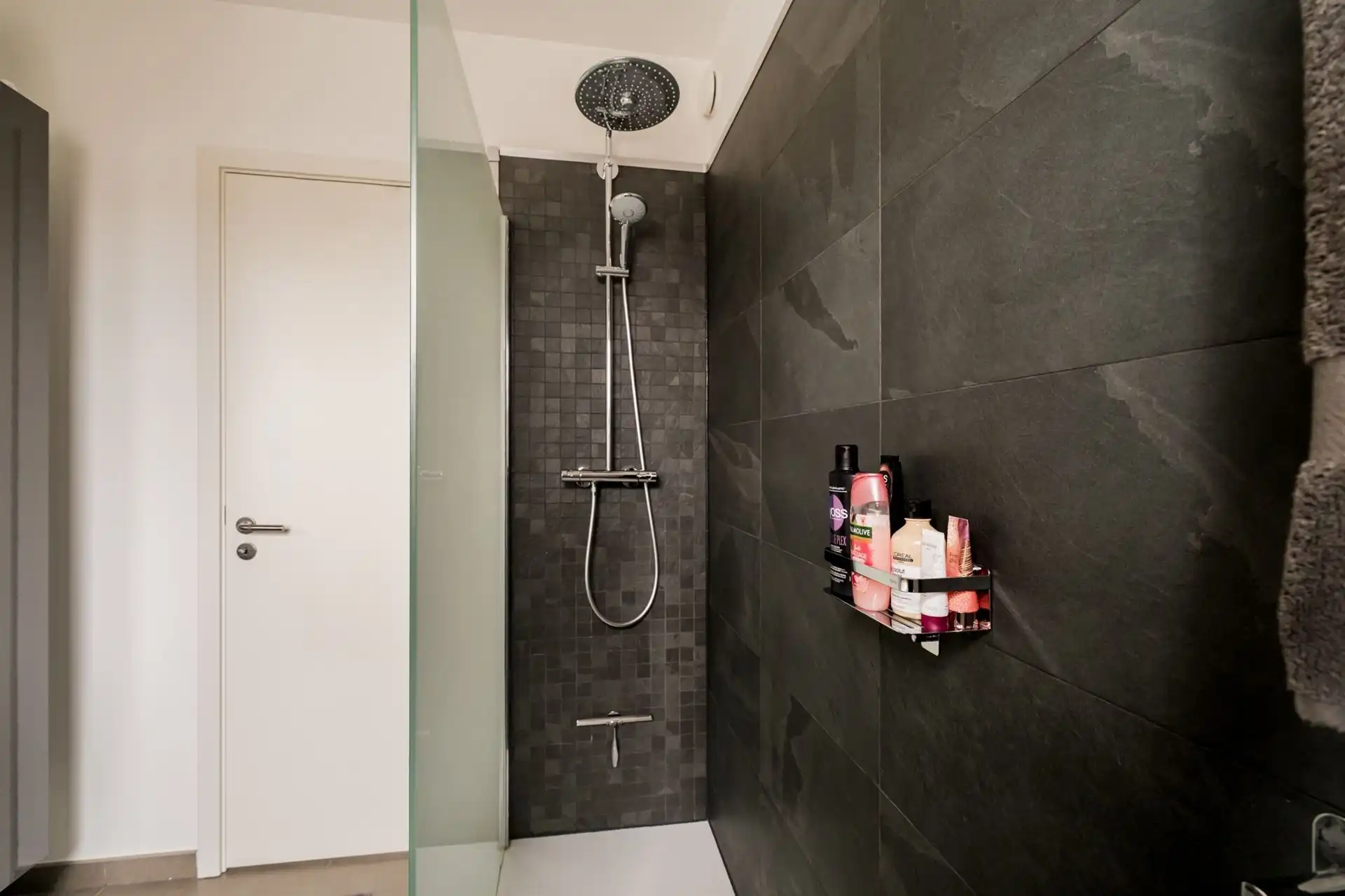 Ruim app op toplocatie met autostaanplaats (+€ 30.000) foto 10