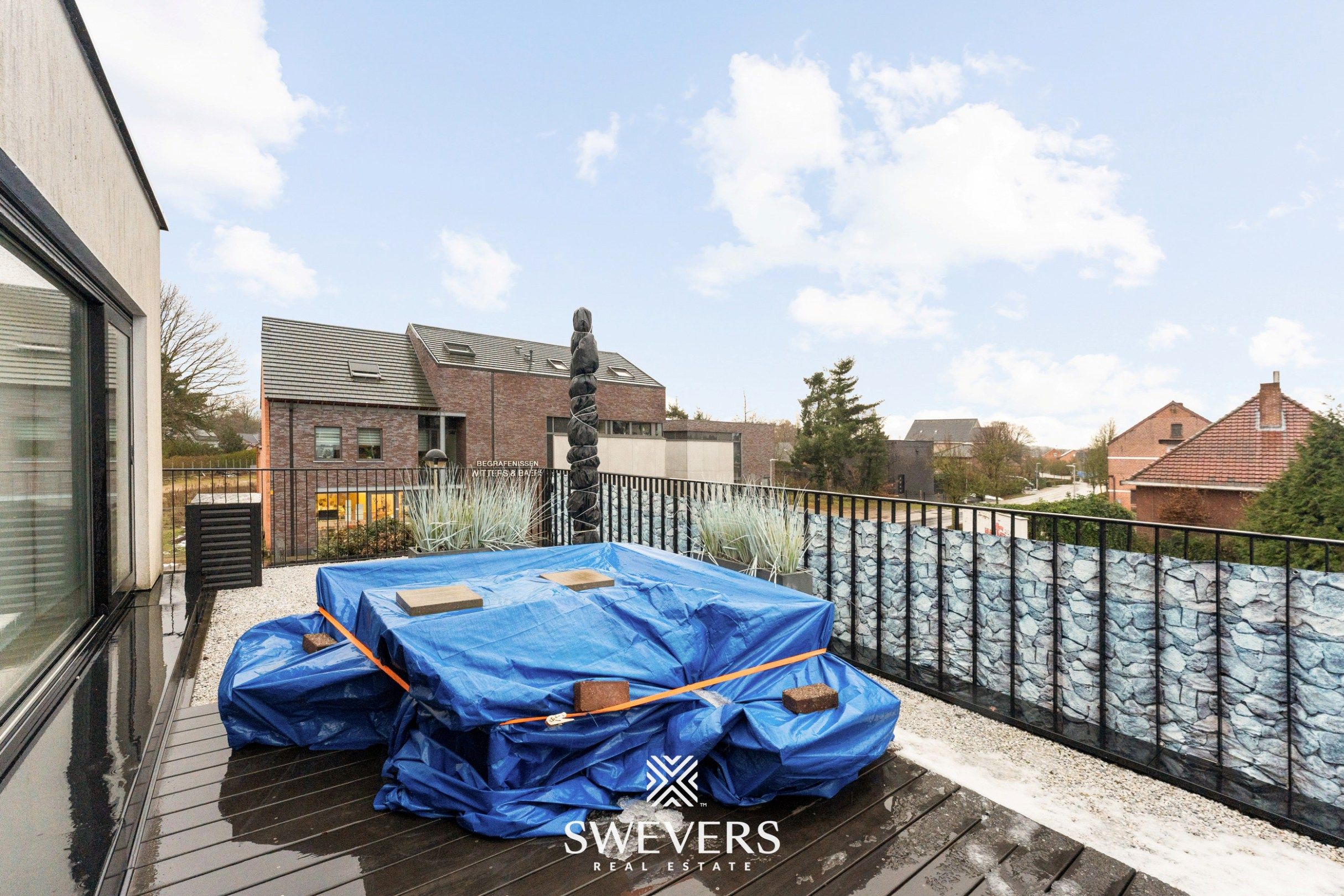 Instapklaar, volledig gerenoveerd appartement met groot terras, airco en staanplaatsen in hartje Heusden-Zolder foto 26