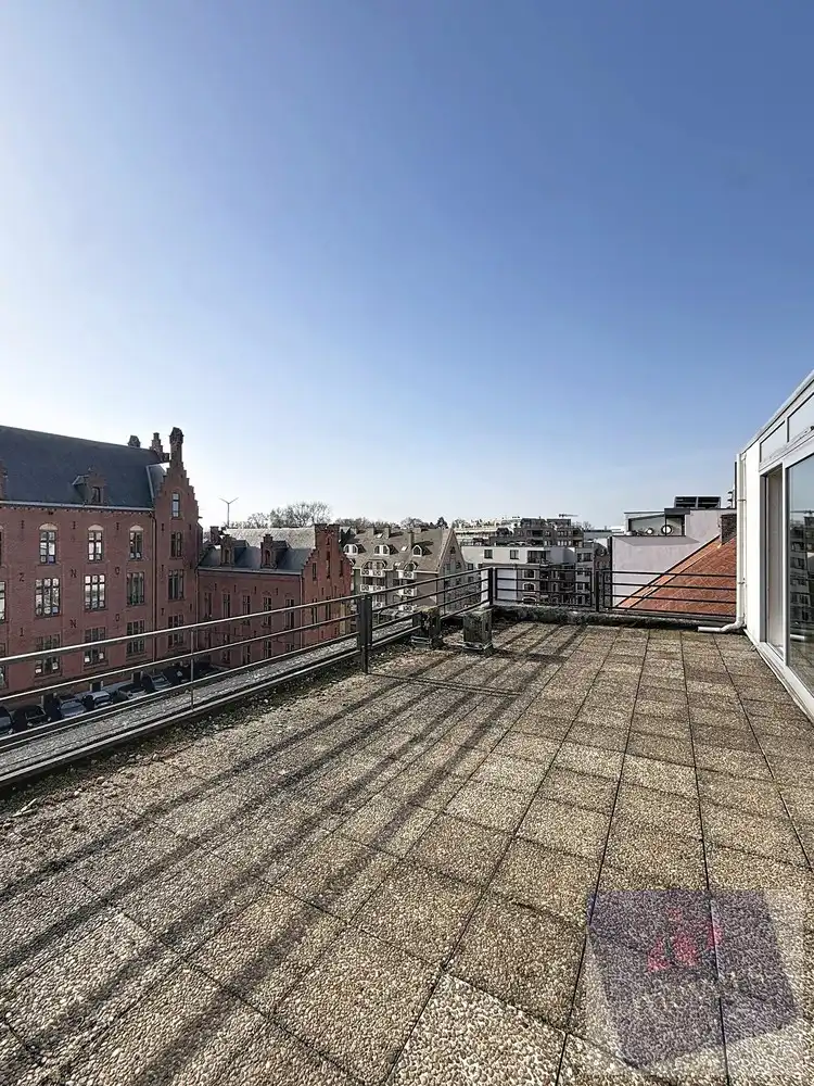 Lichtrijk appartement met ruim zonneterras in het hart van Hasselt foto 10