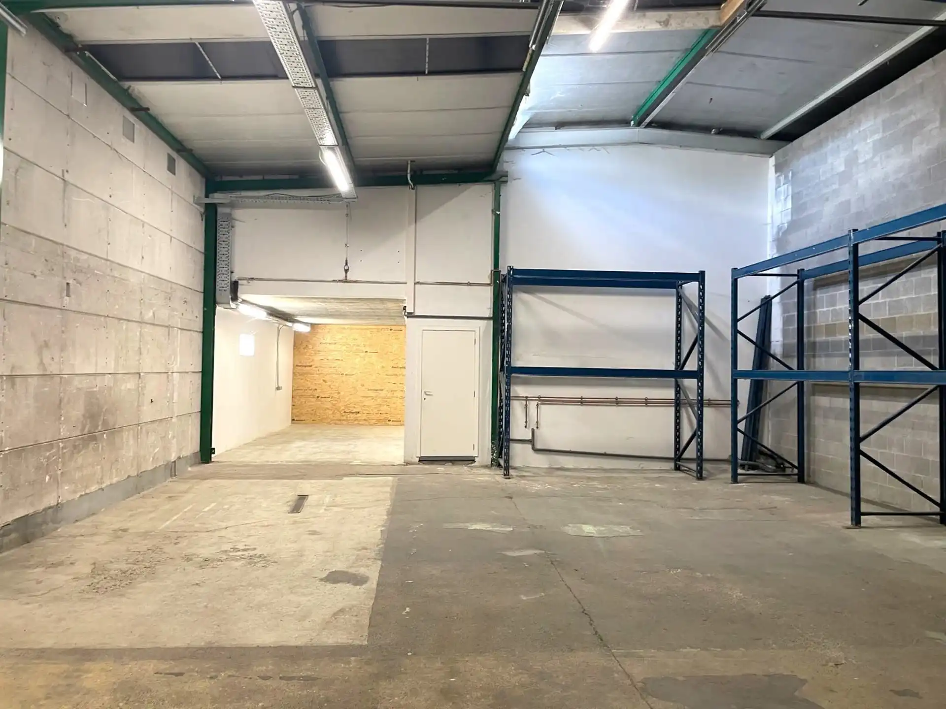 Goed gelegen magazijnen van 120 m² te Nijlen foto 2