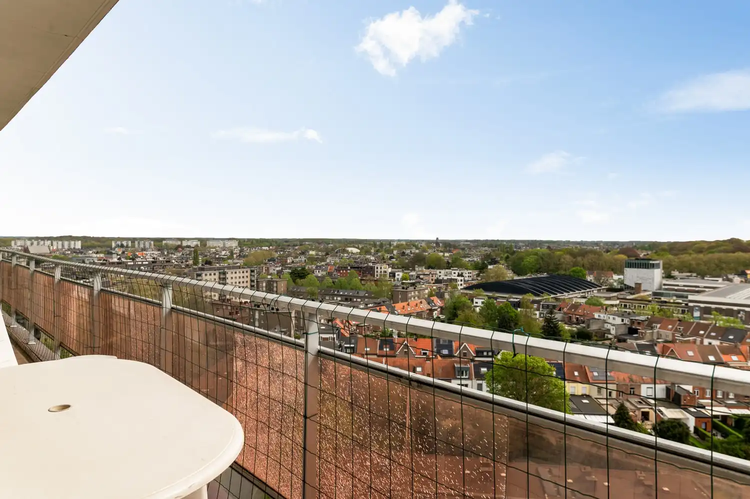 Ruim appartement  met 3 slaapkamers en garage te Berchem! foto 9