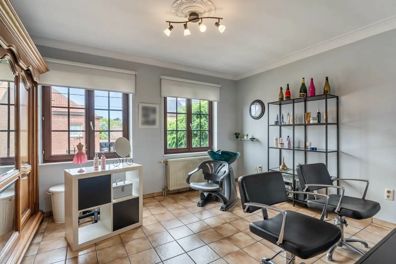 Ruime en instapklare woning op een uitzonderlijk groen perceel van 25a 29ca foto 13