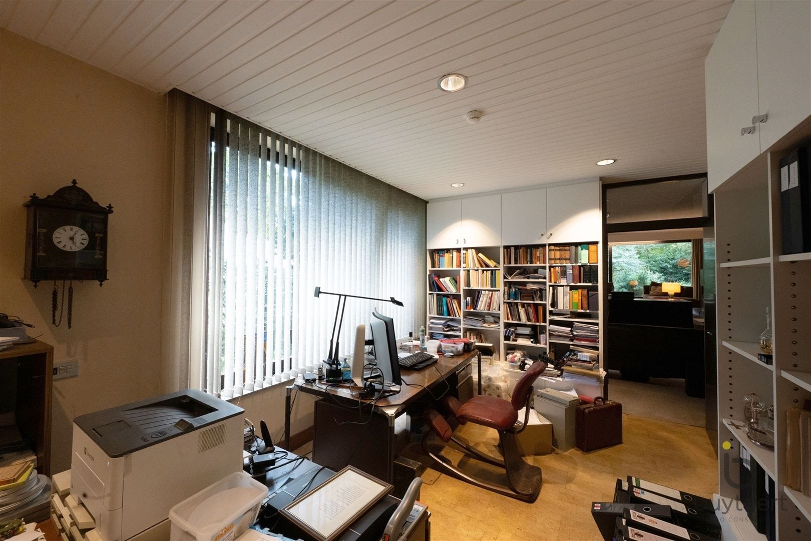 RUIMTE, LICHT ÉN KARAKTER: TE RENOVEREN 70’S VILLA MIDDEN IN HET GROEN! foto 27