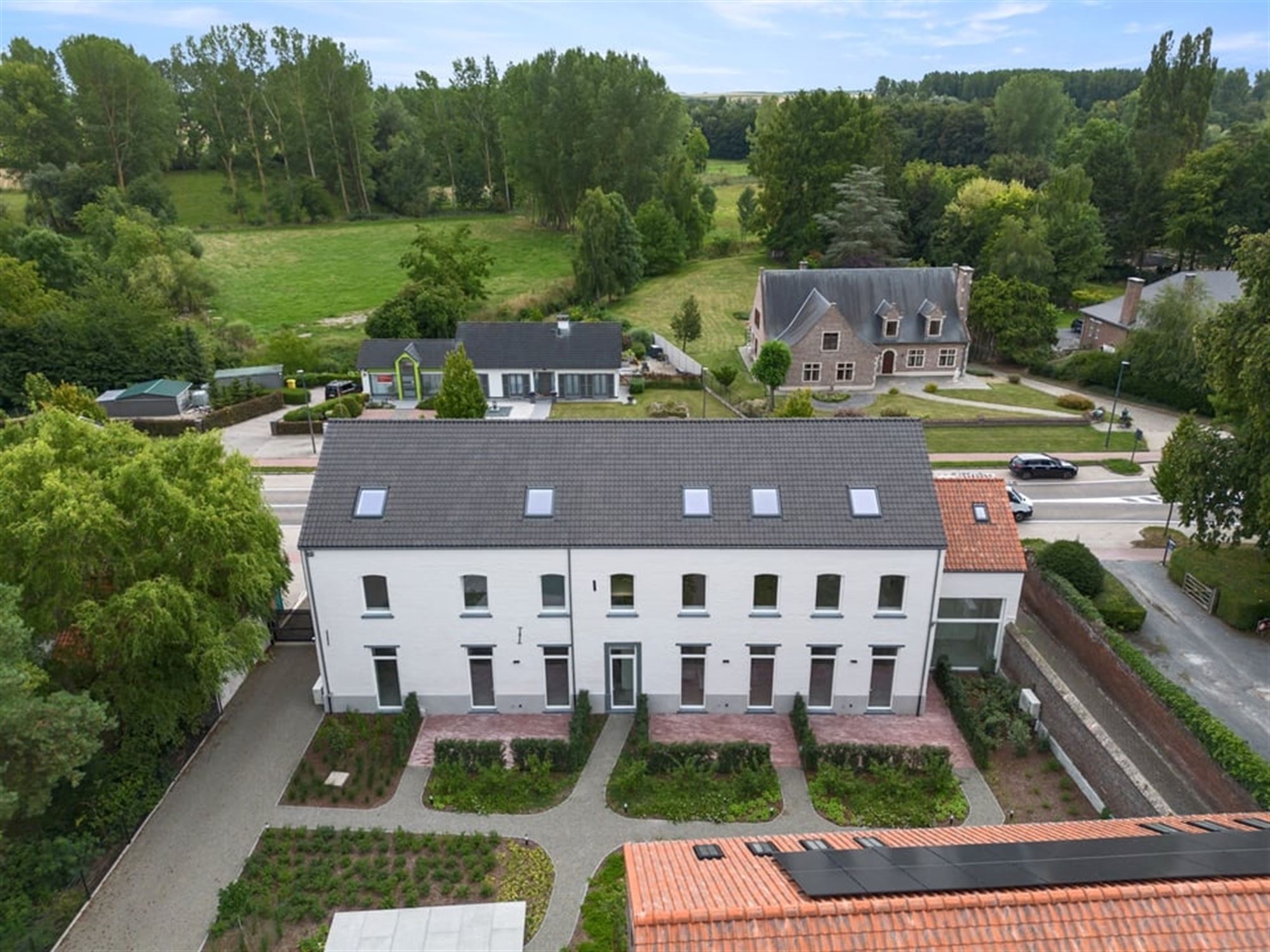 EXCLUSIEF WONEN IN EEN GERESTAUREERDE VIERKANTSHOEVE foto 55