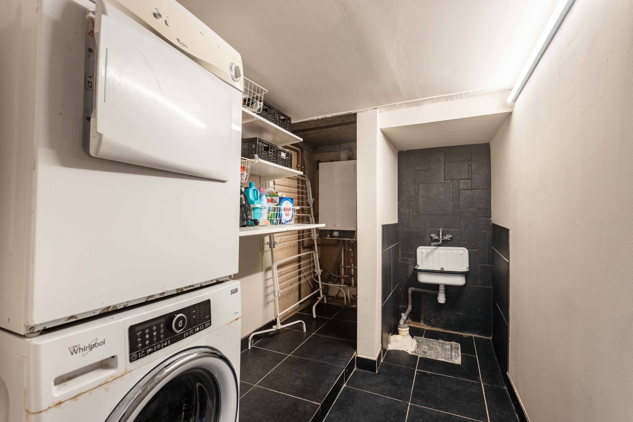 Instapklare & ruime woning op een toffe locatie foto 13