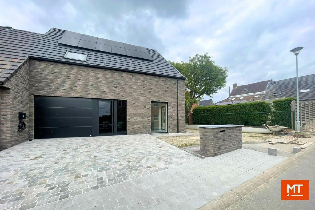 ()=>{if(producerUpdateValueVersion(node),producerAccessed(node),node.value===ERRORED)throw node.error;return node.value} De Hooge Moenen 8 - 8980 Passendale