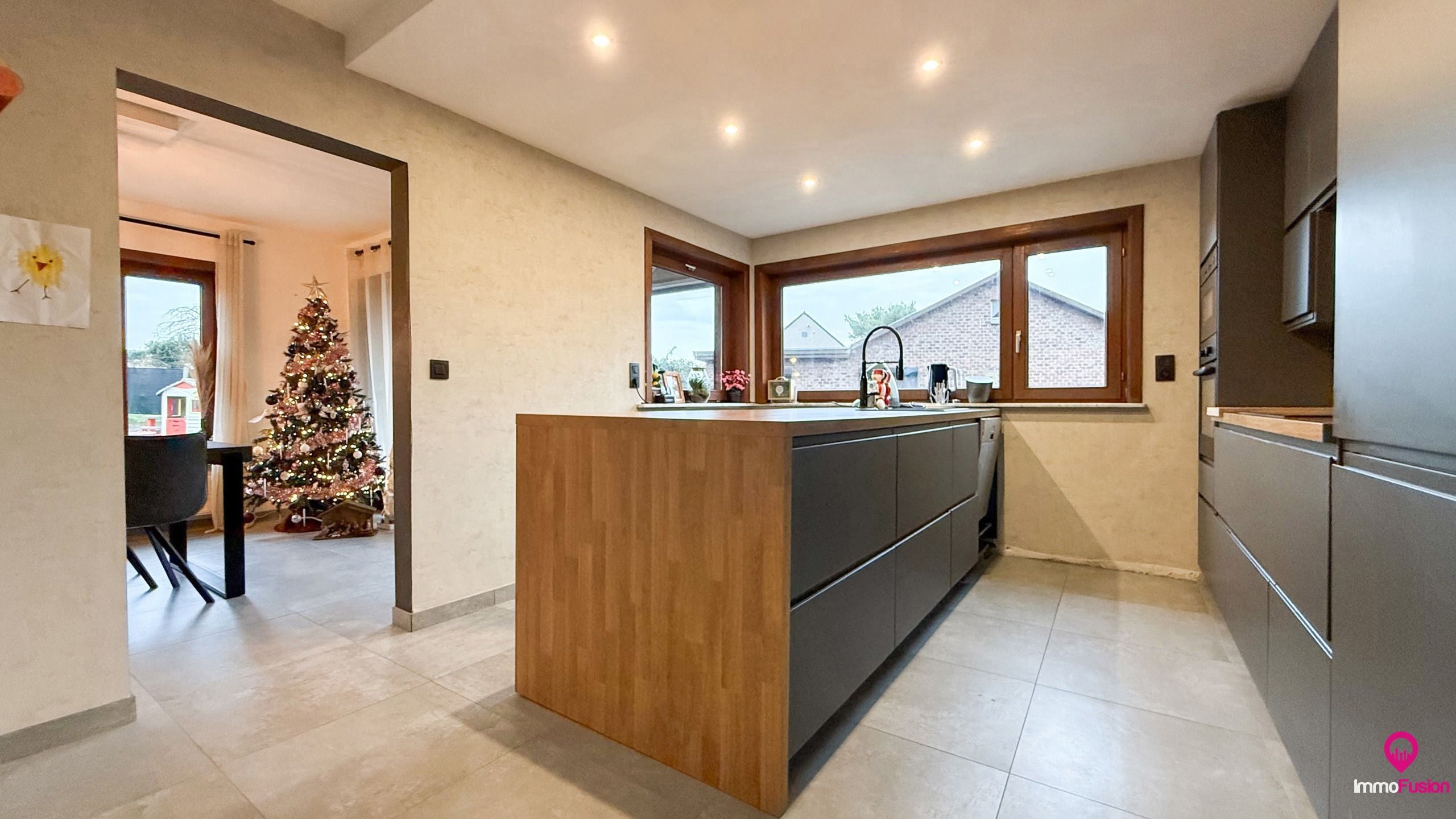 Woning 4 slpk met commerciële vergunning op centrale ligging foto 16