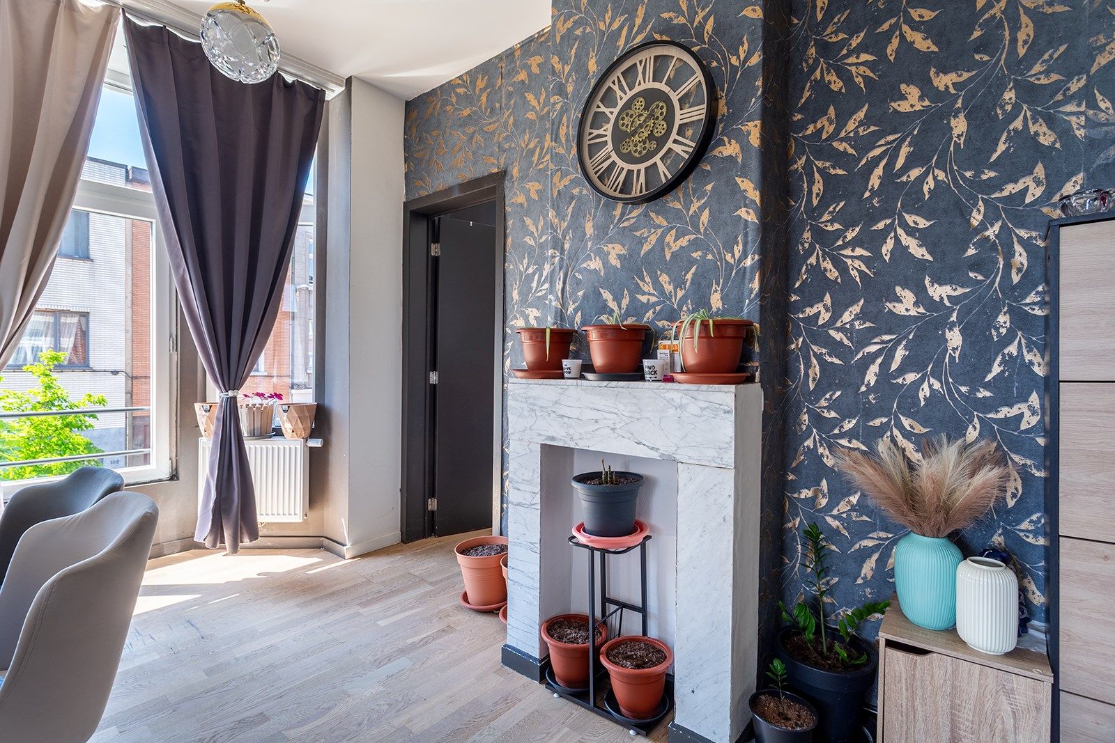 Lichtrijk hoek appartement met karakter!  foto 3