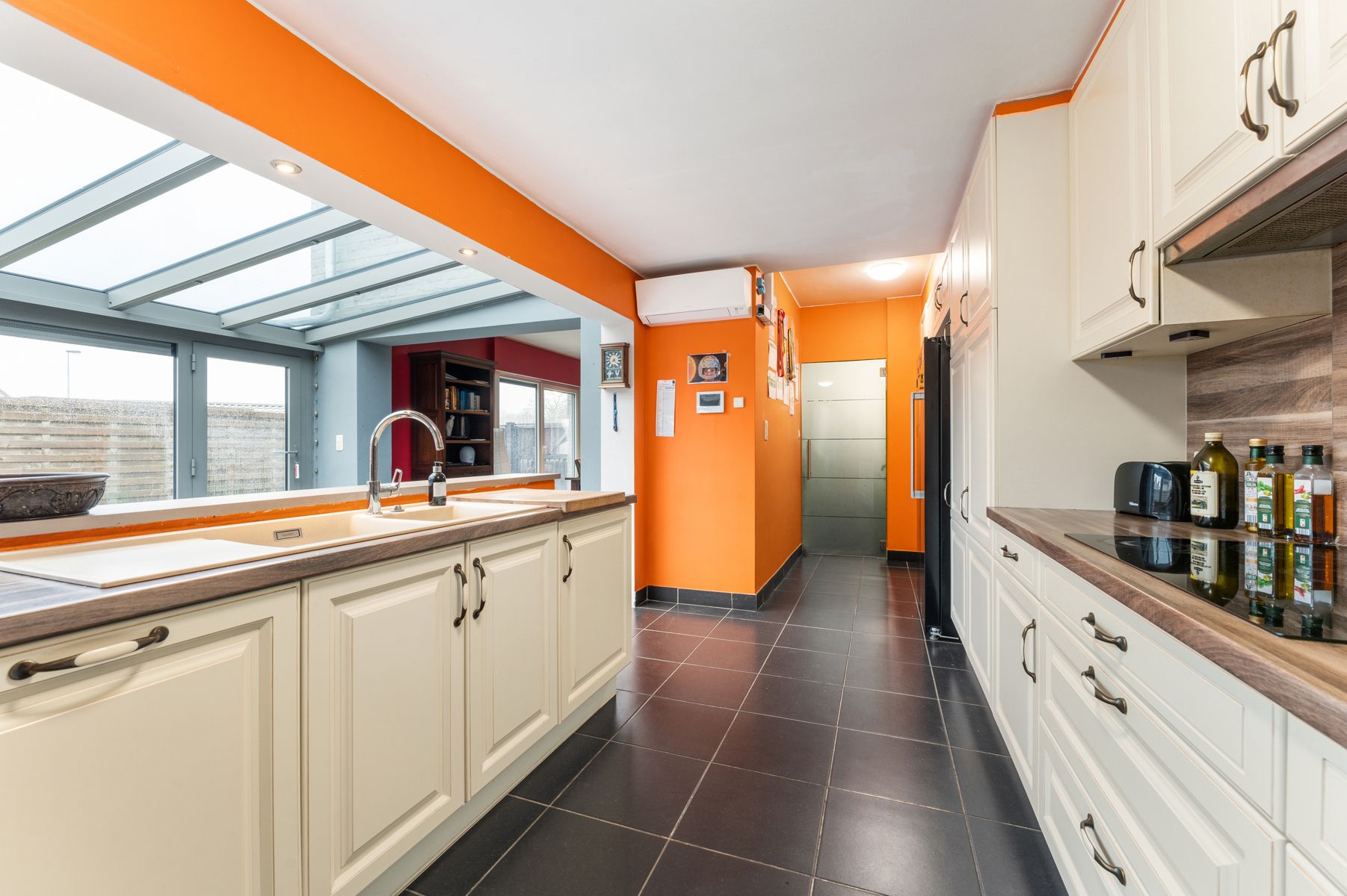 Alleenstaande woning op 721 m² met 6 slpk, garage en tuin foto 8