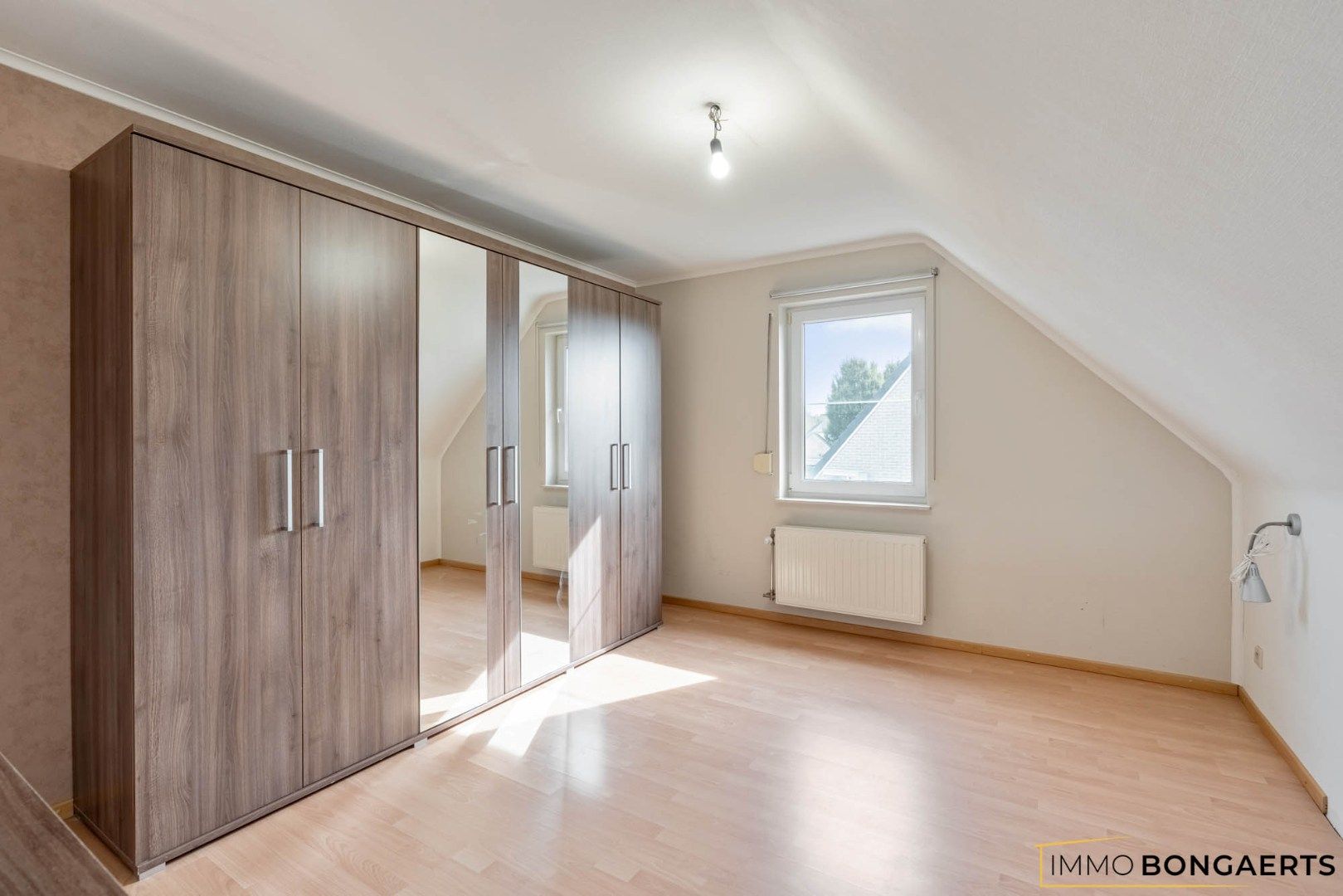 Ruime woning met 3 slaapkamers  foto 18