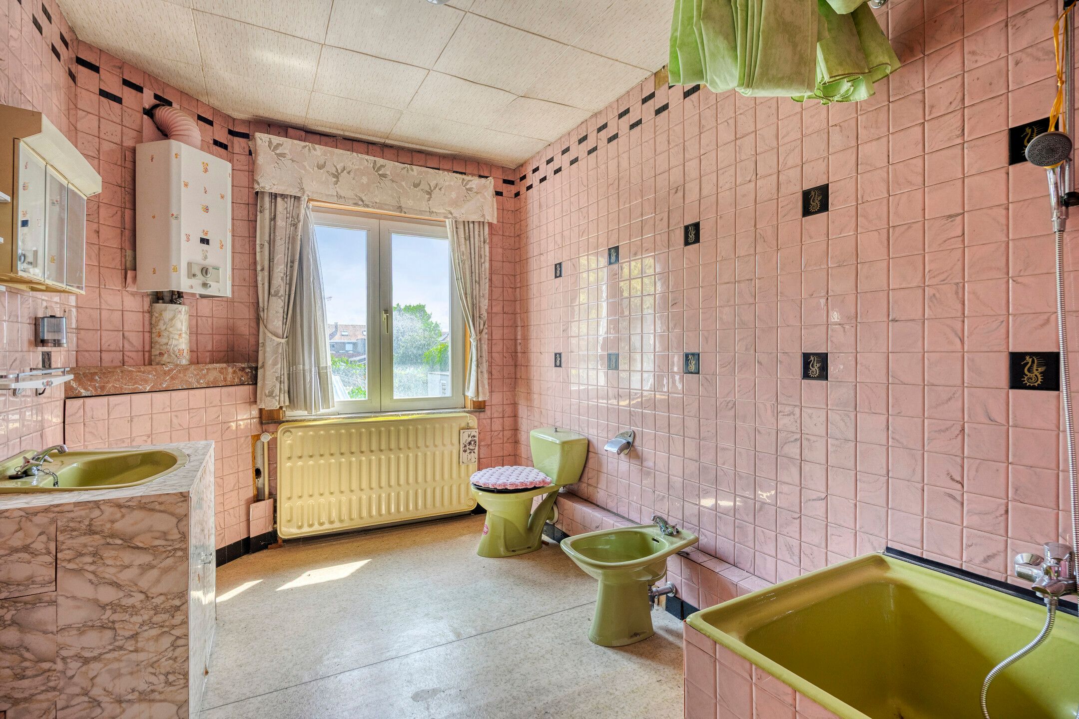 Te renoveren woning op een uitstekende locatie  foto 16