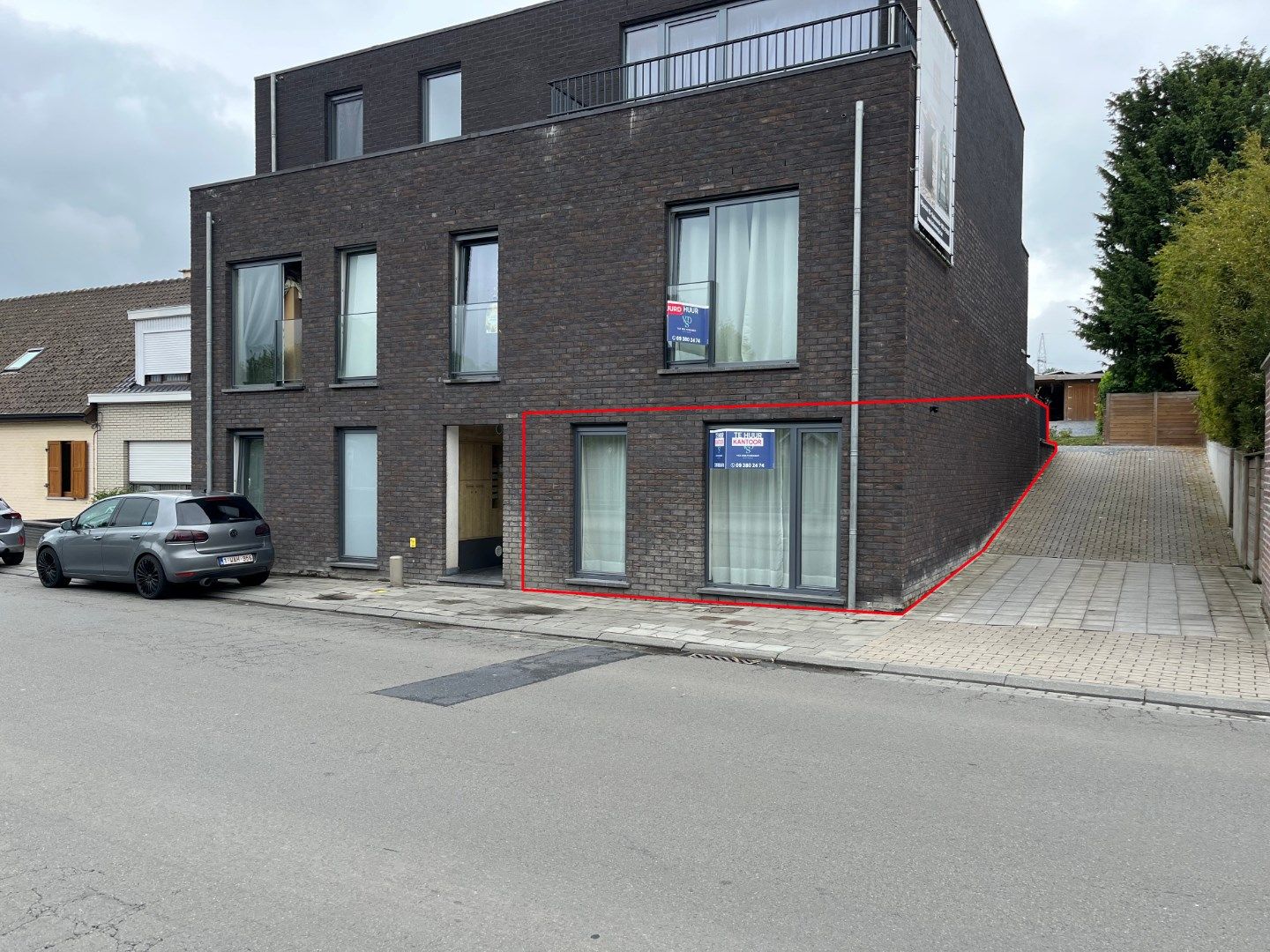 Multi-functioneel gelijkvloers appartement. Goeie commerciële ligging ! foto 1