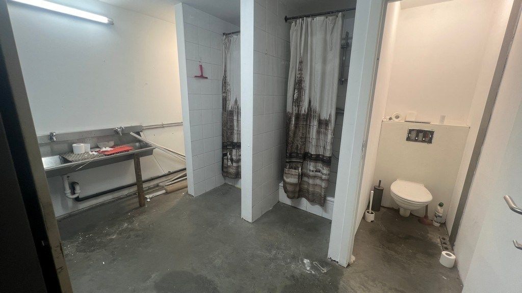 Magazijn met bureel te huur in Booiebos in Drongen foto 10