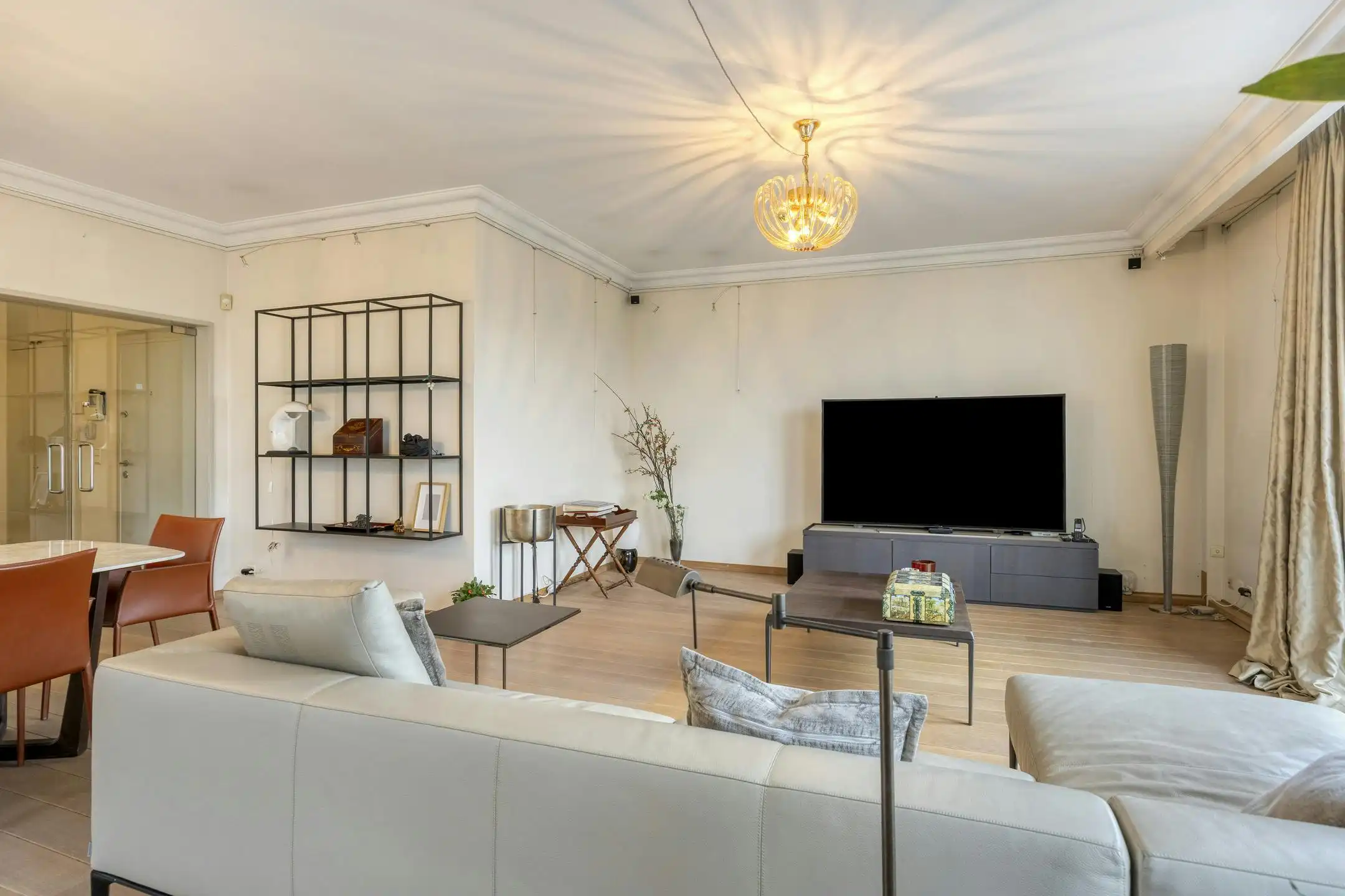 Appartement met twee slaapkamers en parkzicht te koop in Antwerpen centrum foto 5