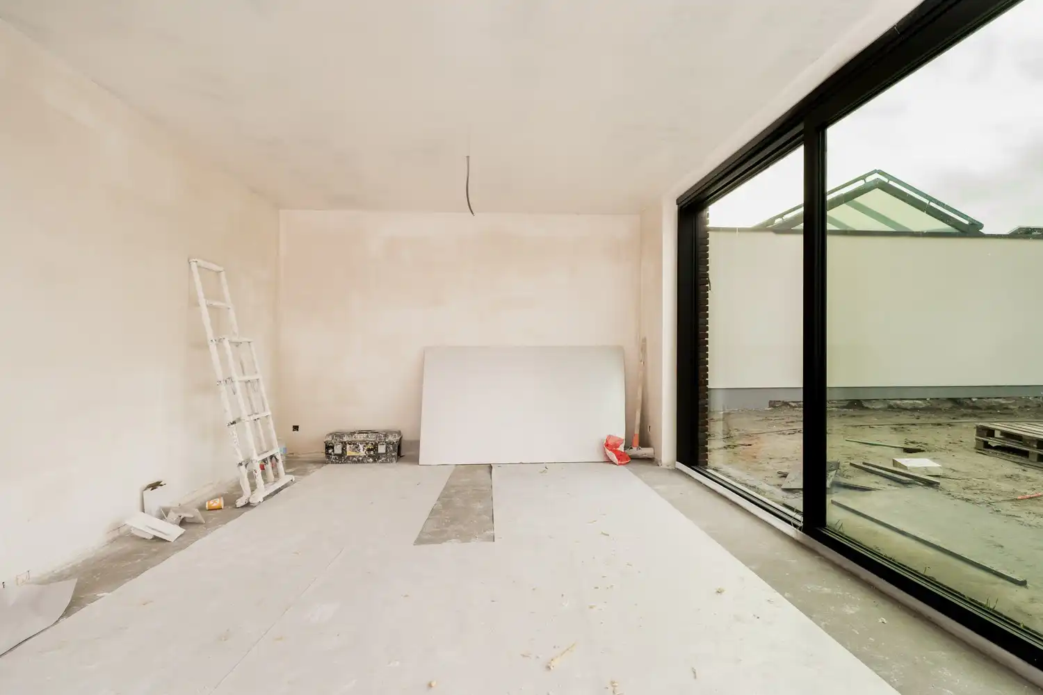 Ruim gelijkvloers appartement nabij het centrum foto 4