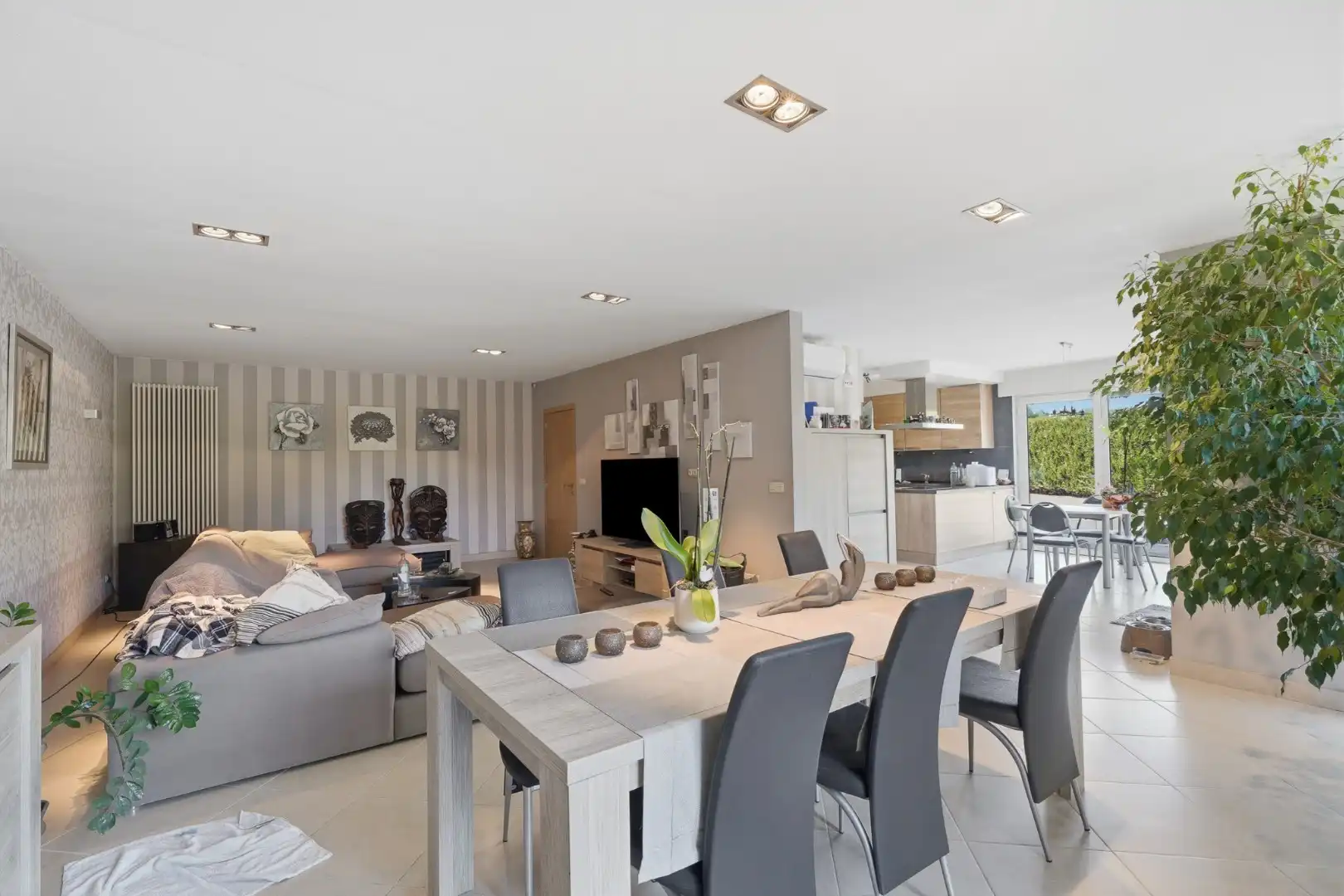 Bedrijfswoning met ruime loods van ca. 1.530 m² in de ambachtelijke zone van Eernegem foto 21
