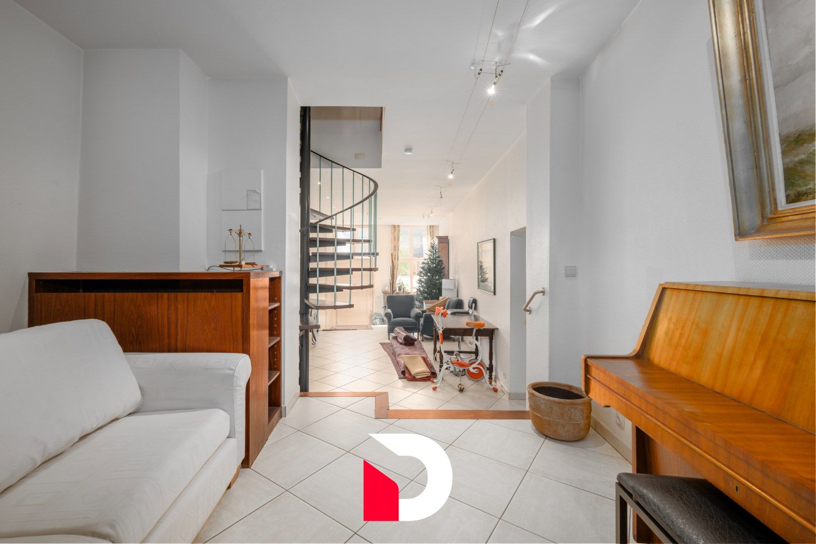 Karaktervolle / historische burgerwoning op het Jan Van Eyckplein te Brugge. foto 19