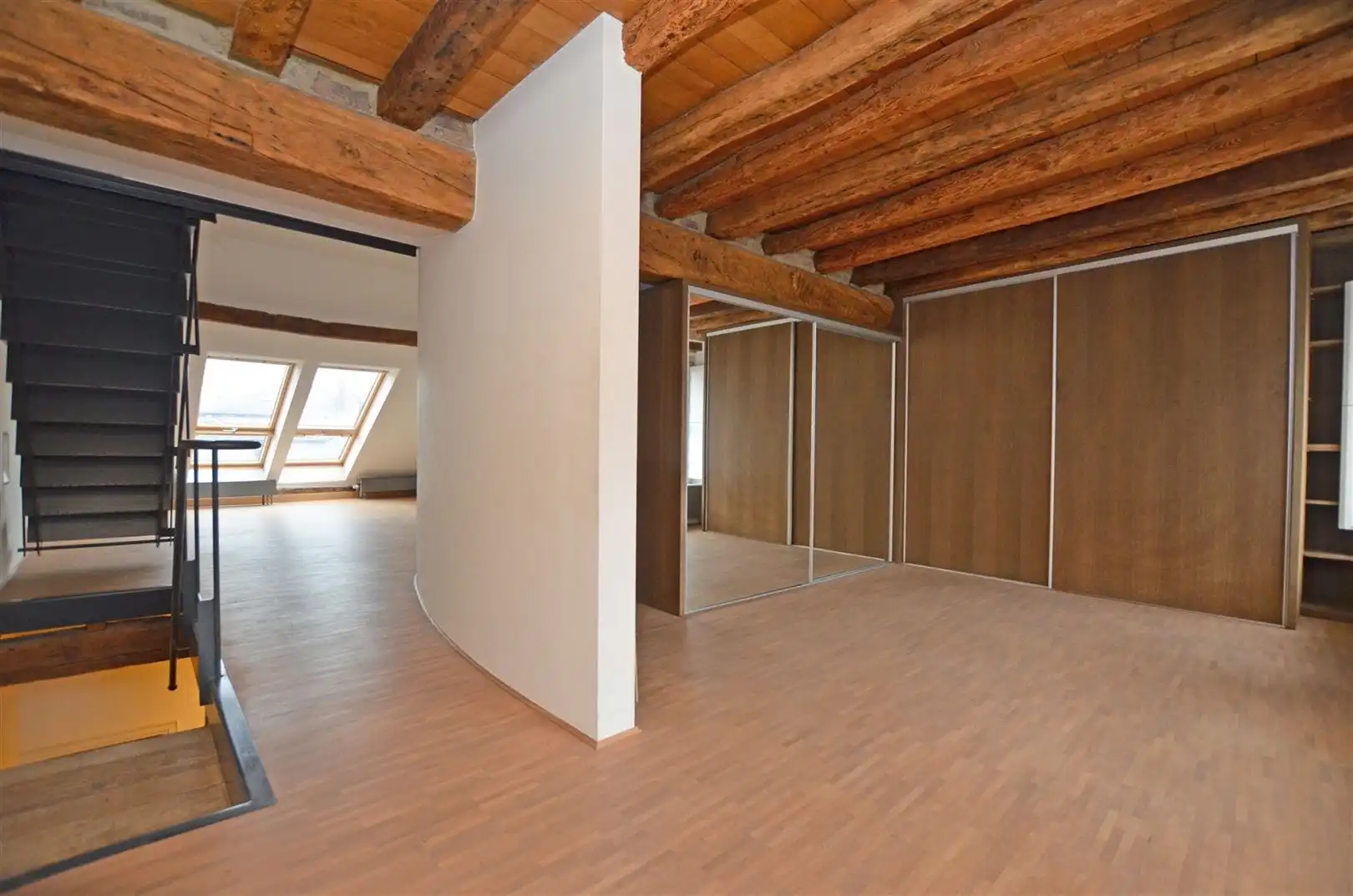 Uniek neoclassicistisch herenhuis met handelspand & duplexwoning foto 17