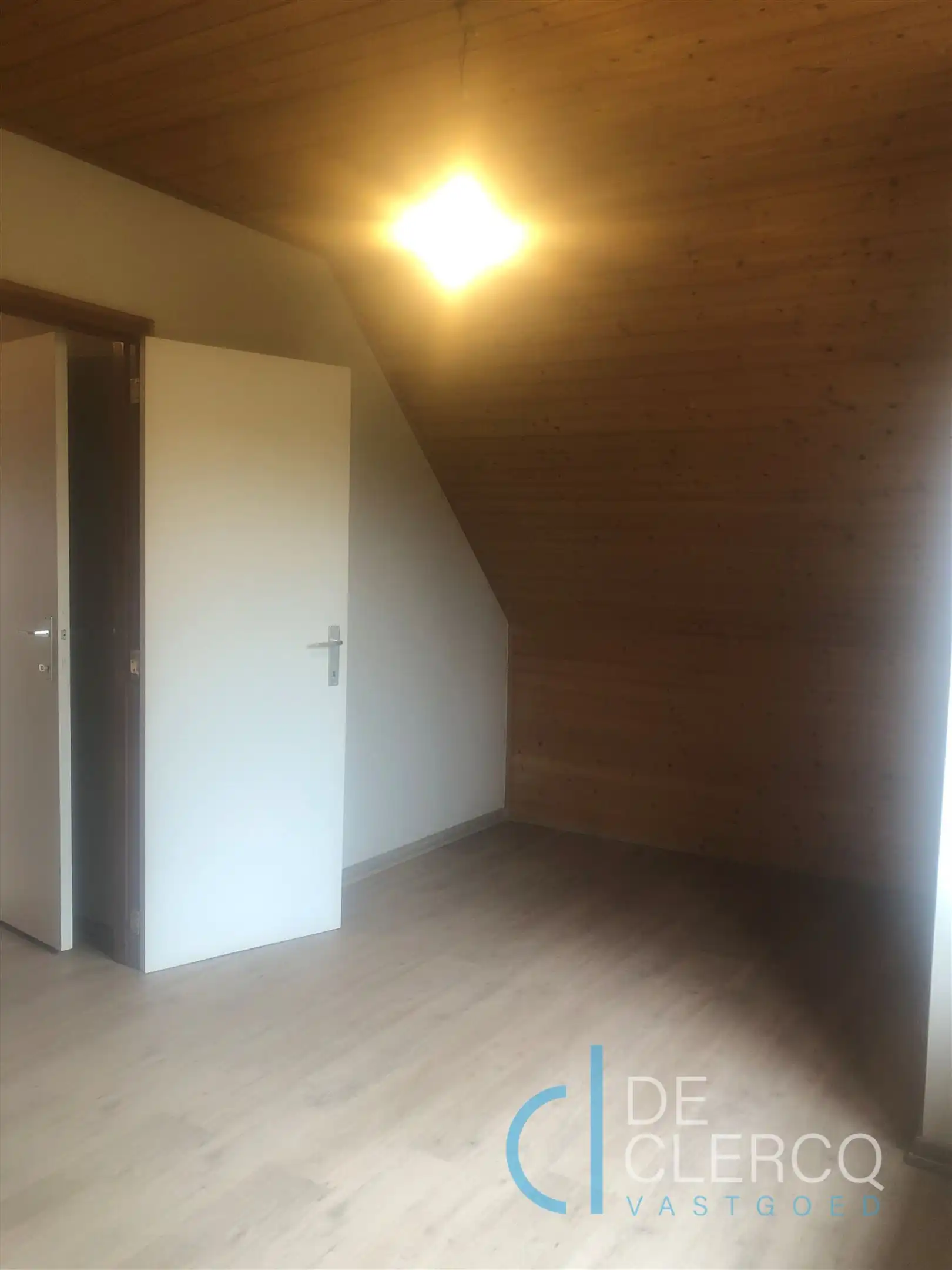 Charmante woning TE  HUUR op toplocatie in Lochristi! foto 6