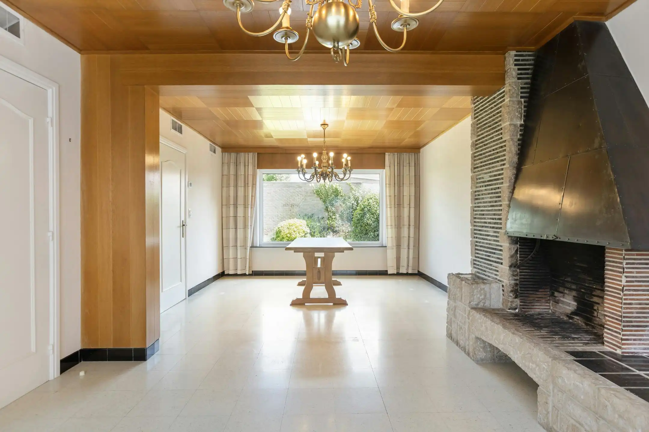 Ruime gezinswoning met tuin te koop in Roeselare foto 4