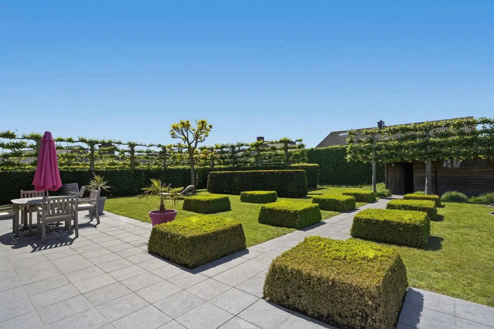 Alleenstaande woning met zonnige tuin op 980 m² foto 4