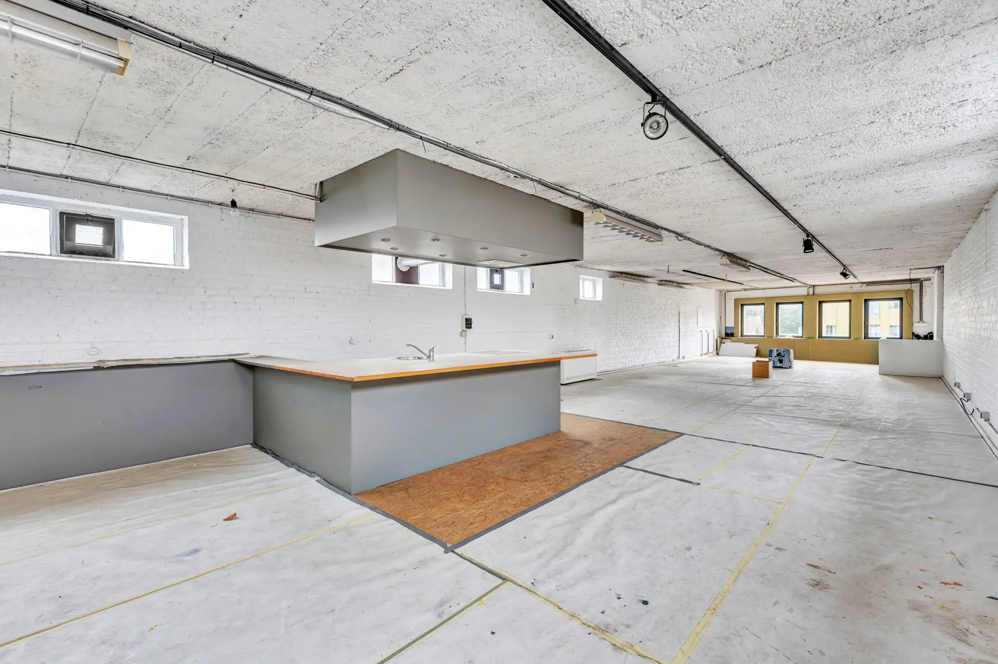 Uniek loftpand van 750m² in Aalst foto 13