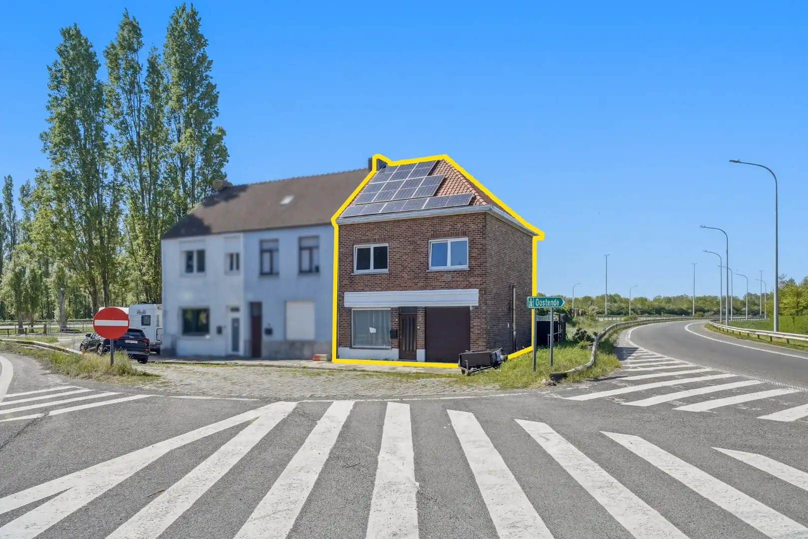Hoofdfoto van de publicatie: Instapklare ruime hoekwoning te Zandvoorde