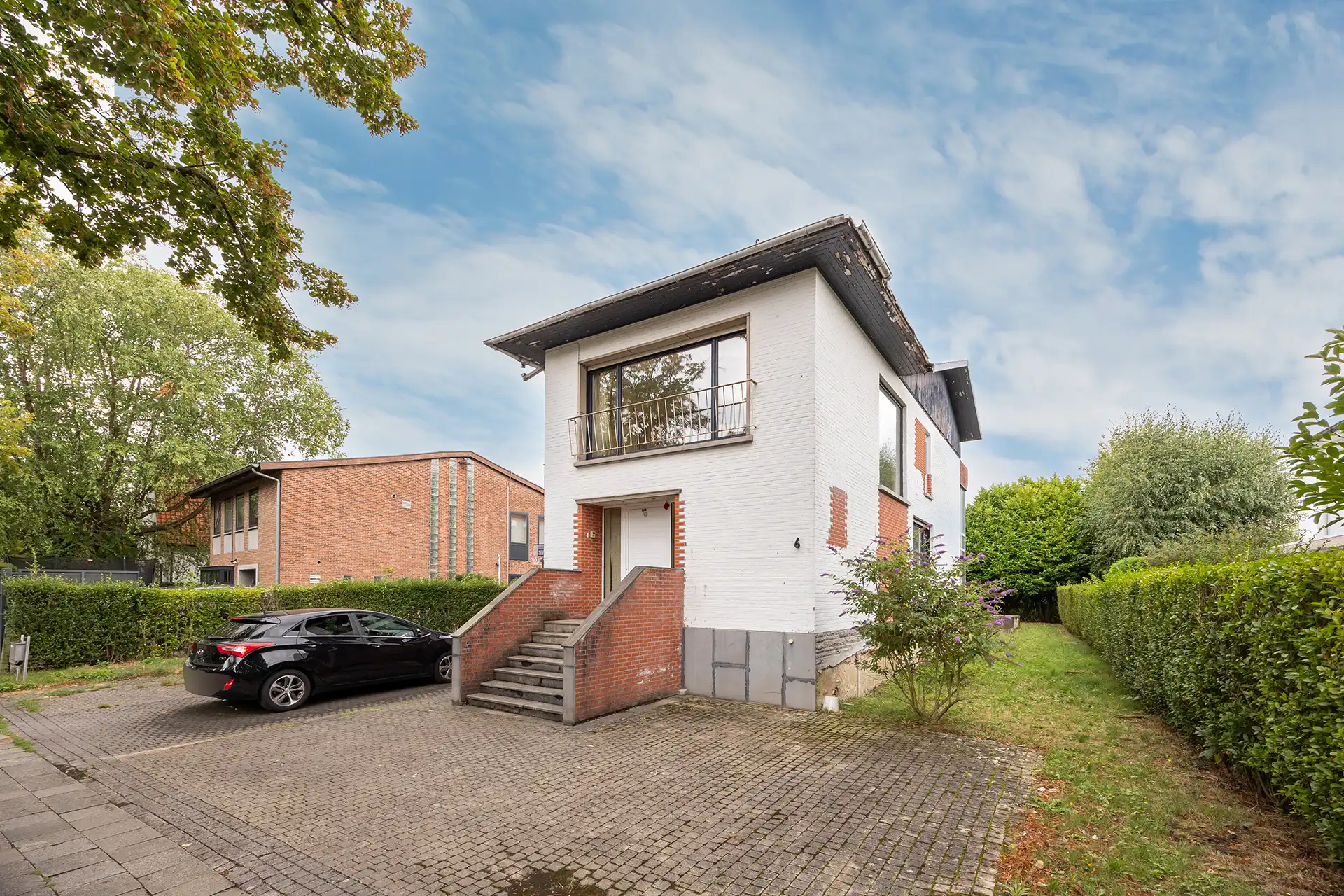 Ruime villa met 4 slpk's en 3 badkamers op toplocatie foto 32