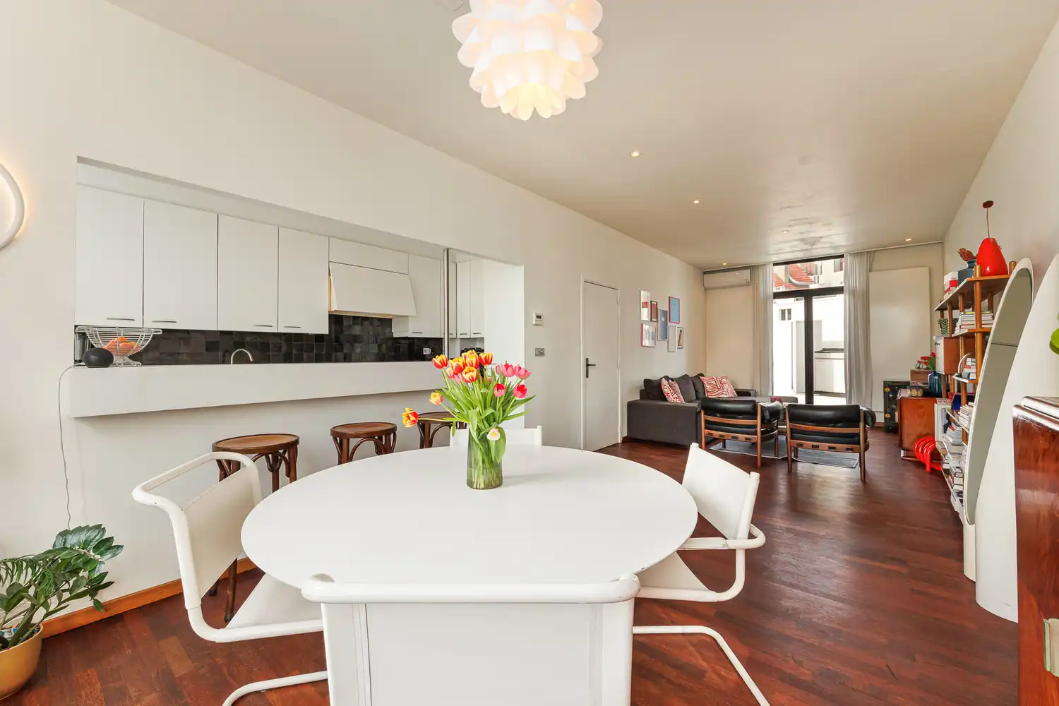 Instapklaar duplex-appartement op toplocatie aan den Bell op het Zuid te Antwerpen foto 5