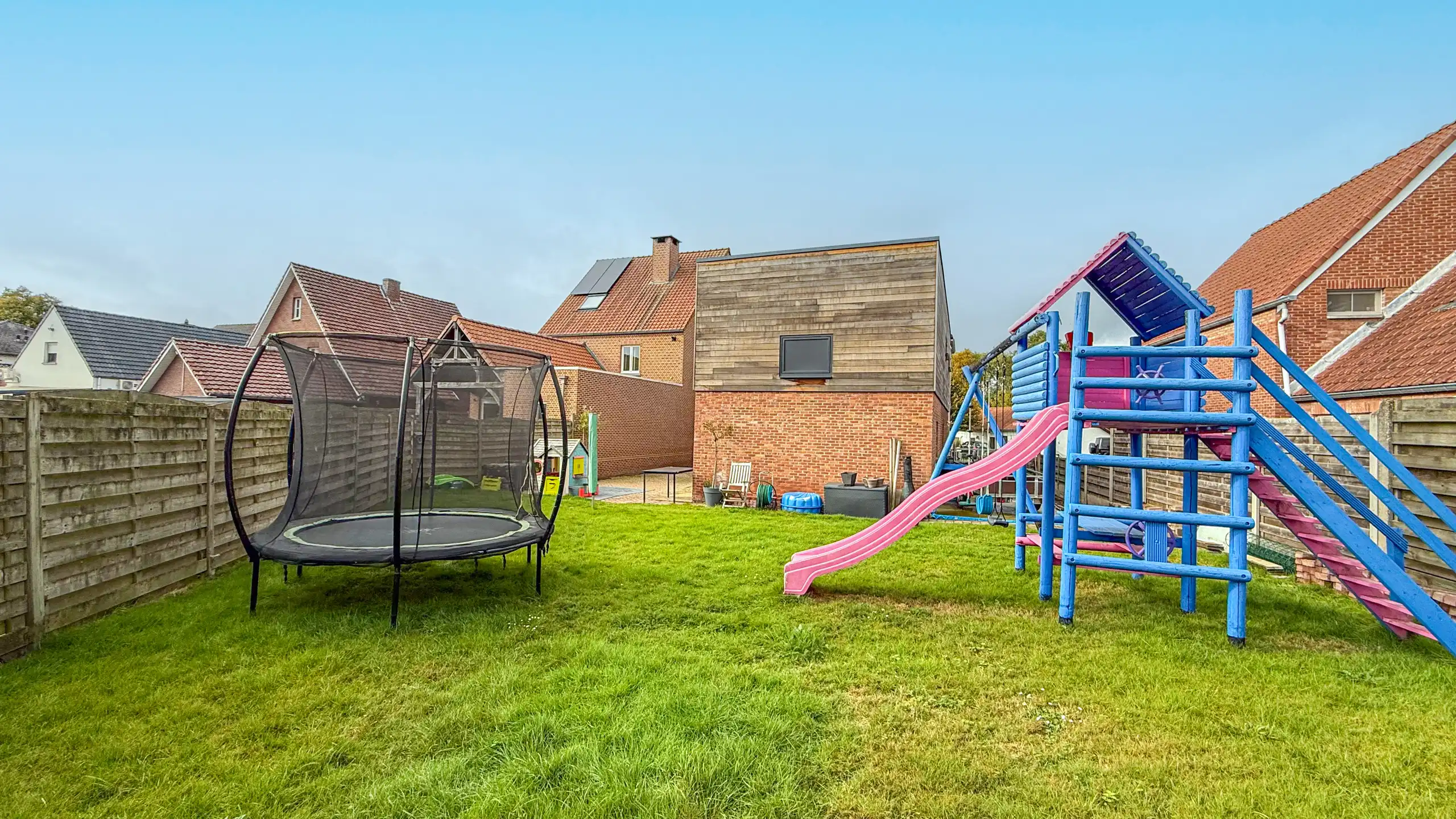 Gerenoveerde woning met veel ruimte en 6 slaapkamers! foto 42