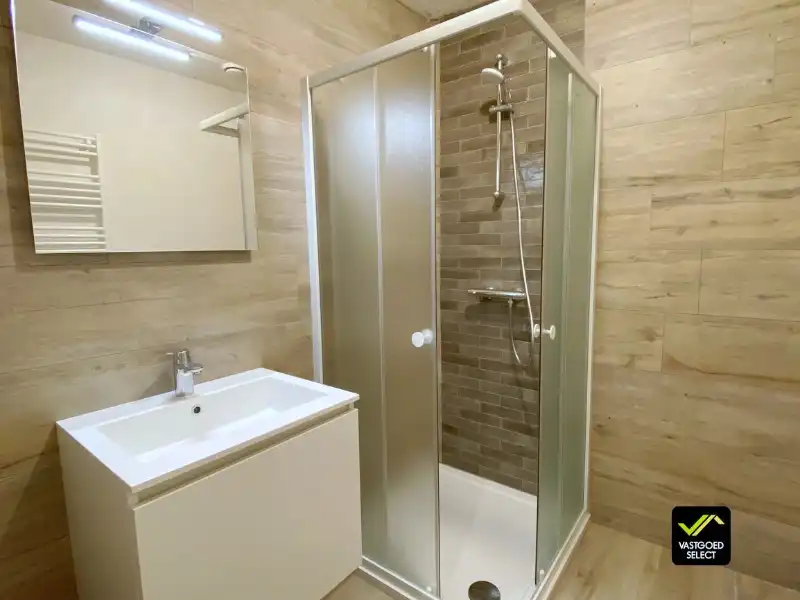 Te huur: Ruim en modern appartement in rustige omgeving te Adegem foto 10